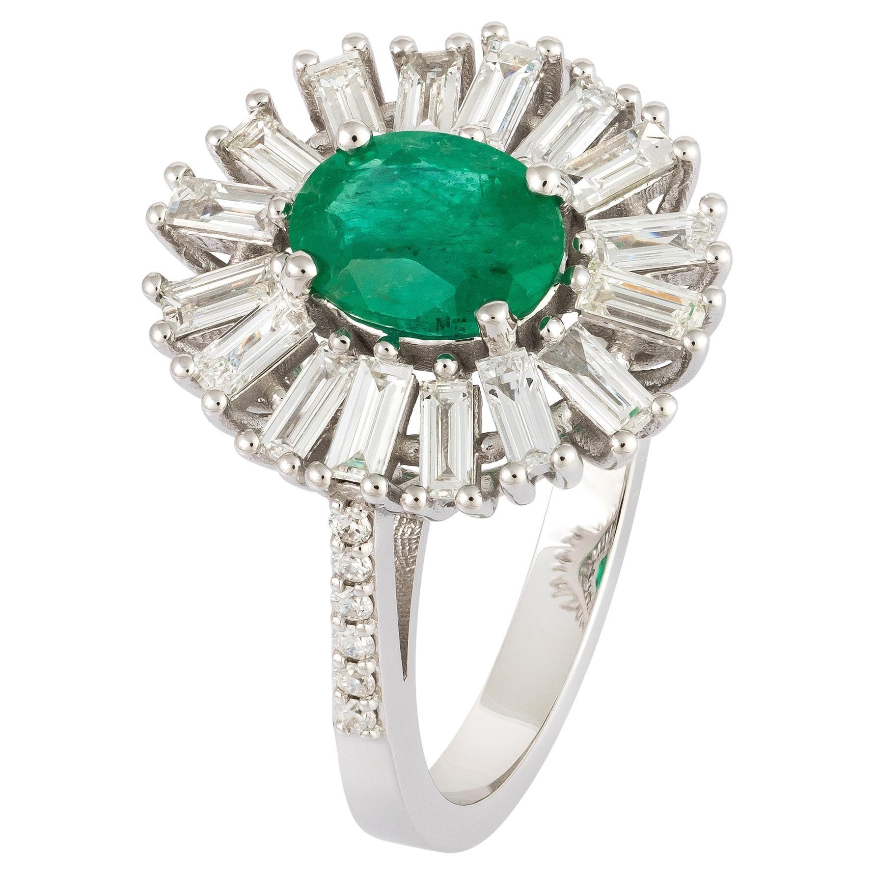 For Sale:  Impressive Emerald Flower White 18K Gold White Diamond Ring for Her