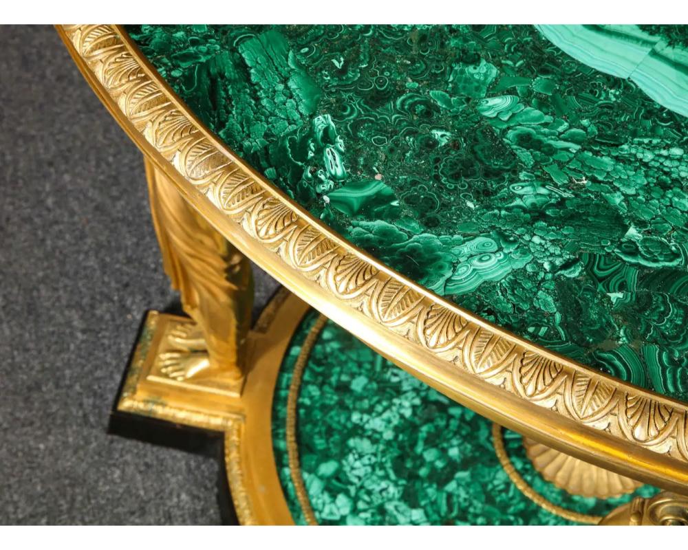 Impressionnante table centrale de style Empire en malachite et bronze doré d'après Desmalter en vente 5