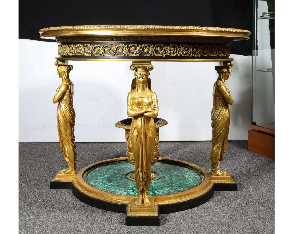 Impressionnante table centrale de style Empire en malachite et bronze doré d'après Desmalter en vente 6