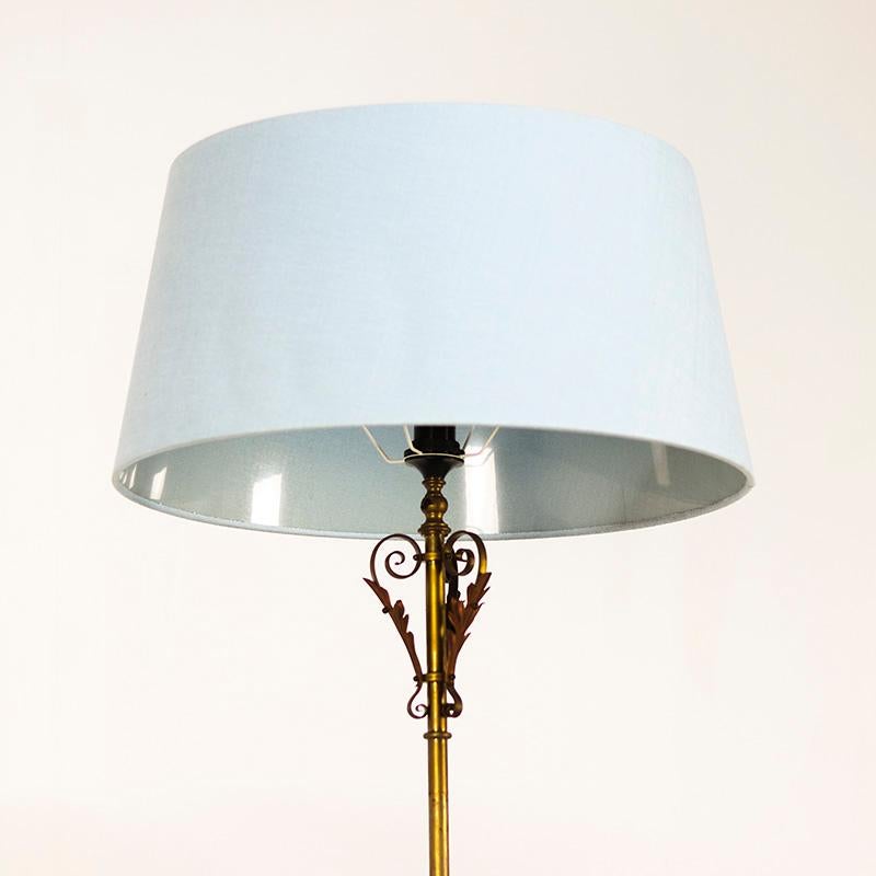 Impressionante lampada da terra inglese in ottone e rame In condizioni buone in vendita a OOSTERHOUT, NL