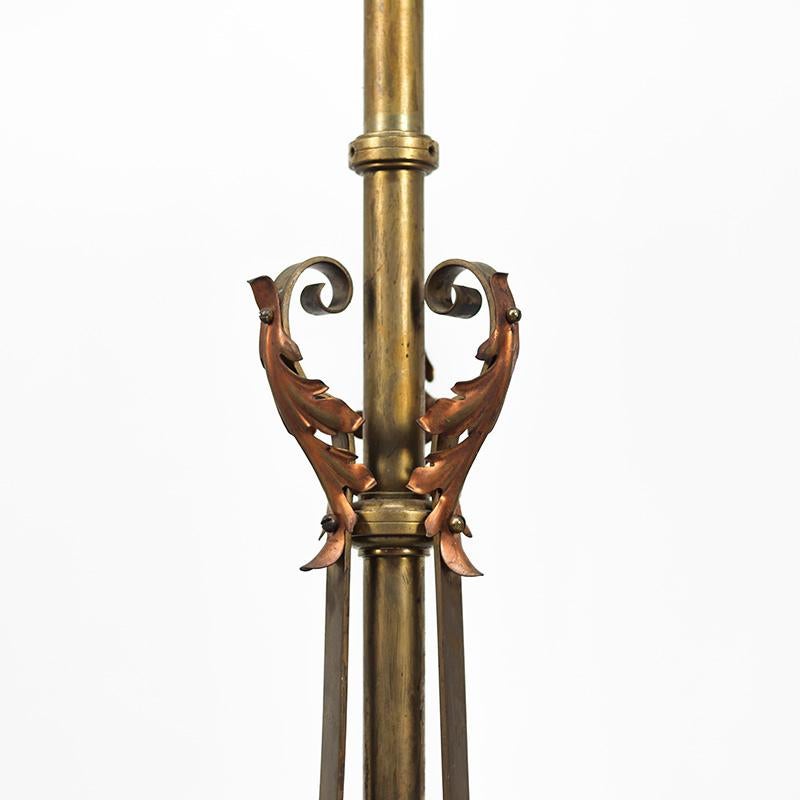 Impressionante lampada da terra inglese in ottone e rame in vendita 2