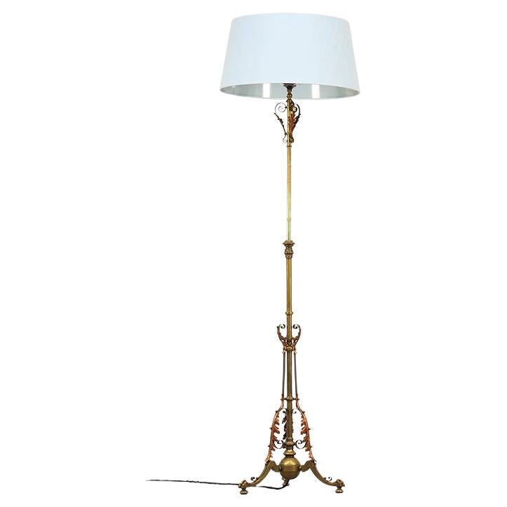 Impresionante lámpara de pie inglesa de latón y cobre