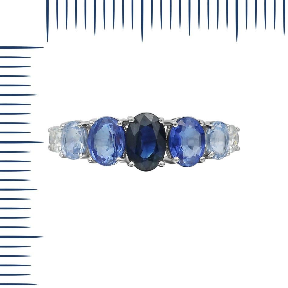 Beeindruckende Weißgold-Ohrringe mit ausgefallenem blauem Saphir und Diamant (Rundschliff) im Angebot