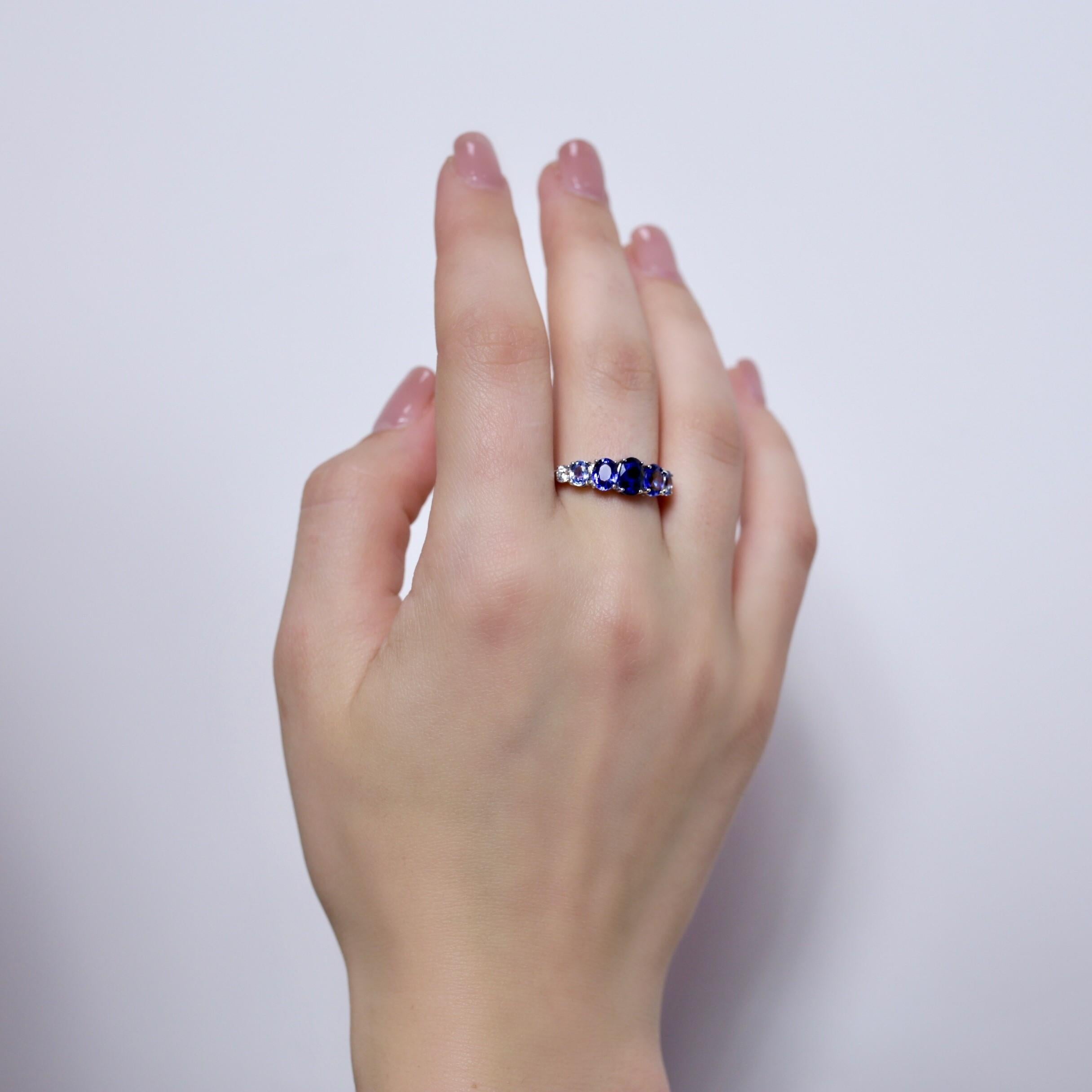 Modern Impressive Fancy Blue Sapphire Diamond White Gold Ring For Sale