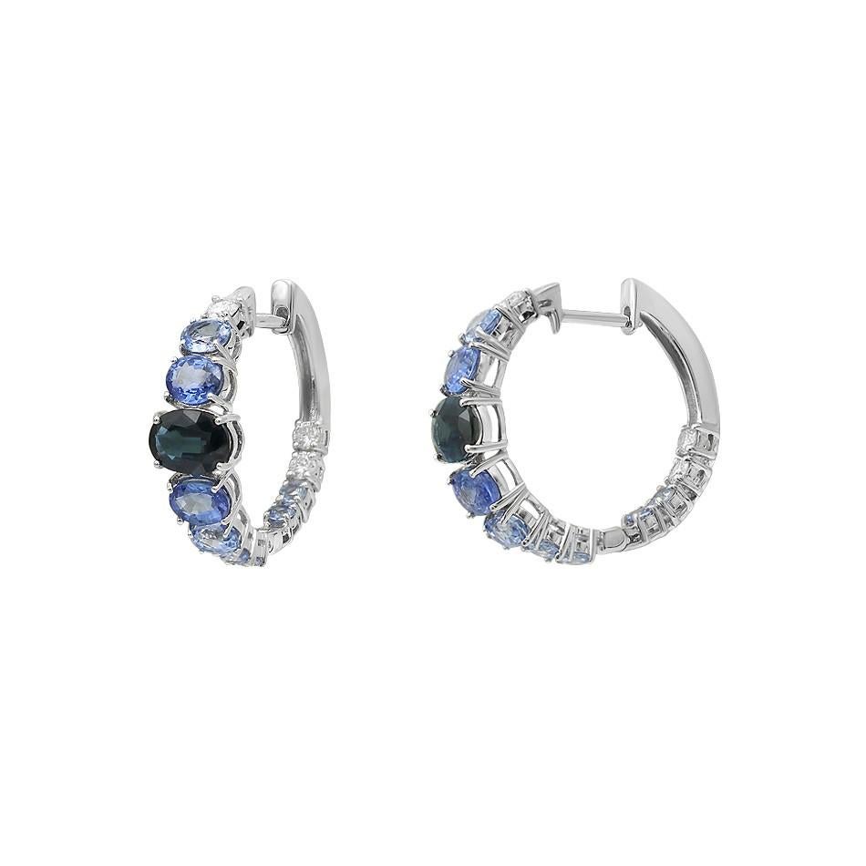 Round Cut Impressive Fancy Blue Sapphire Diamond White Gold Ring For Sale