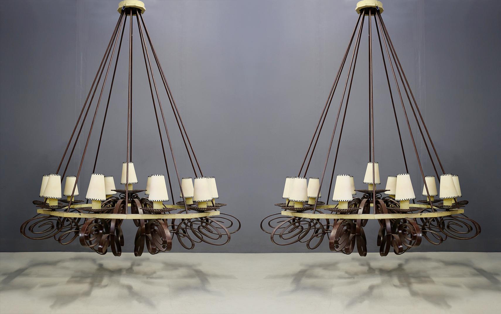Impressive French Art Deco Chandelier in Painted Metal and Fabric In Good Condition For Sale In Milano, IT