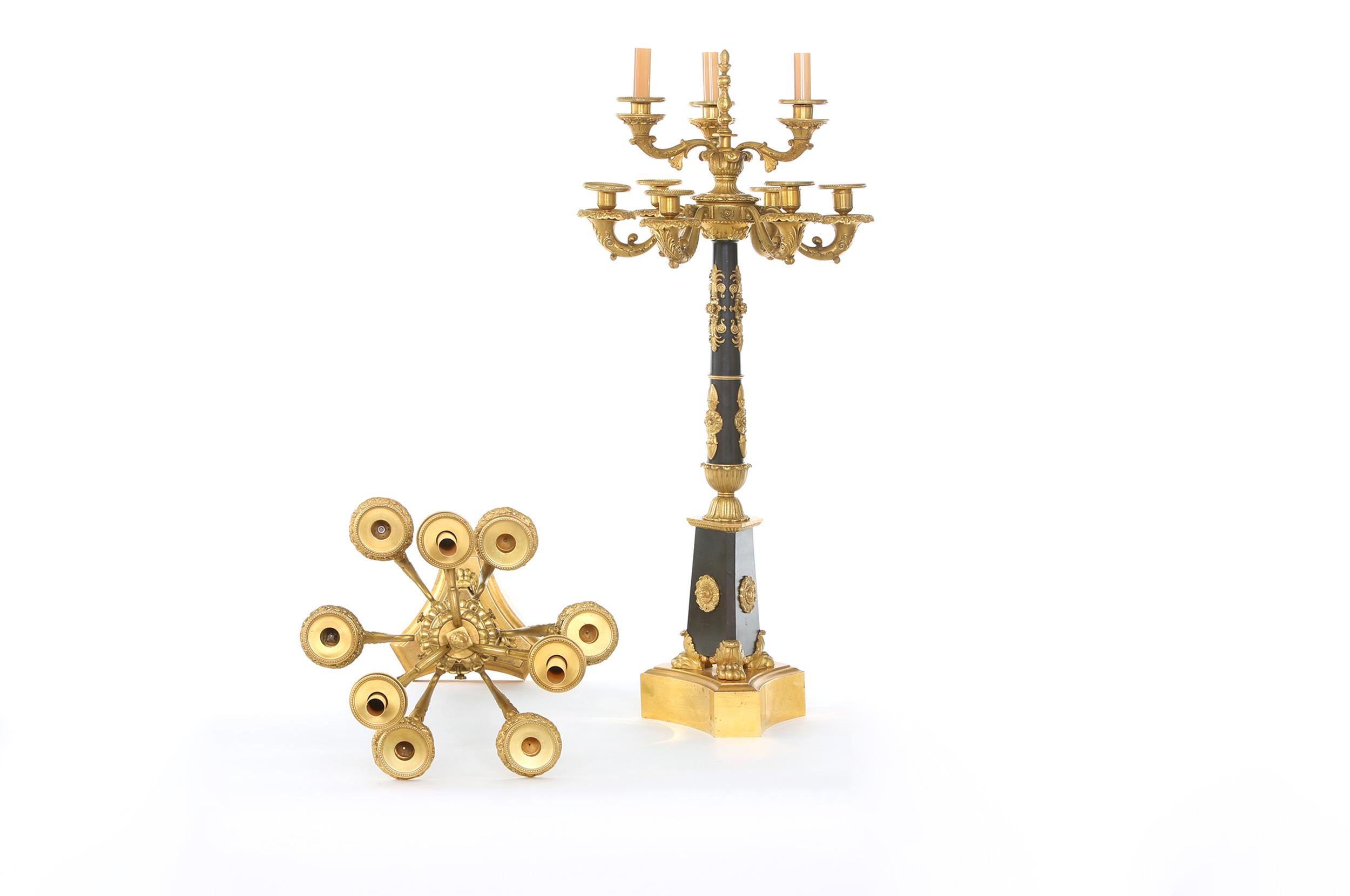 Bronzo Impressionanti torchiere / candelabri francesi in bronzo dorato in vendita