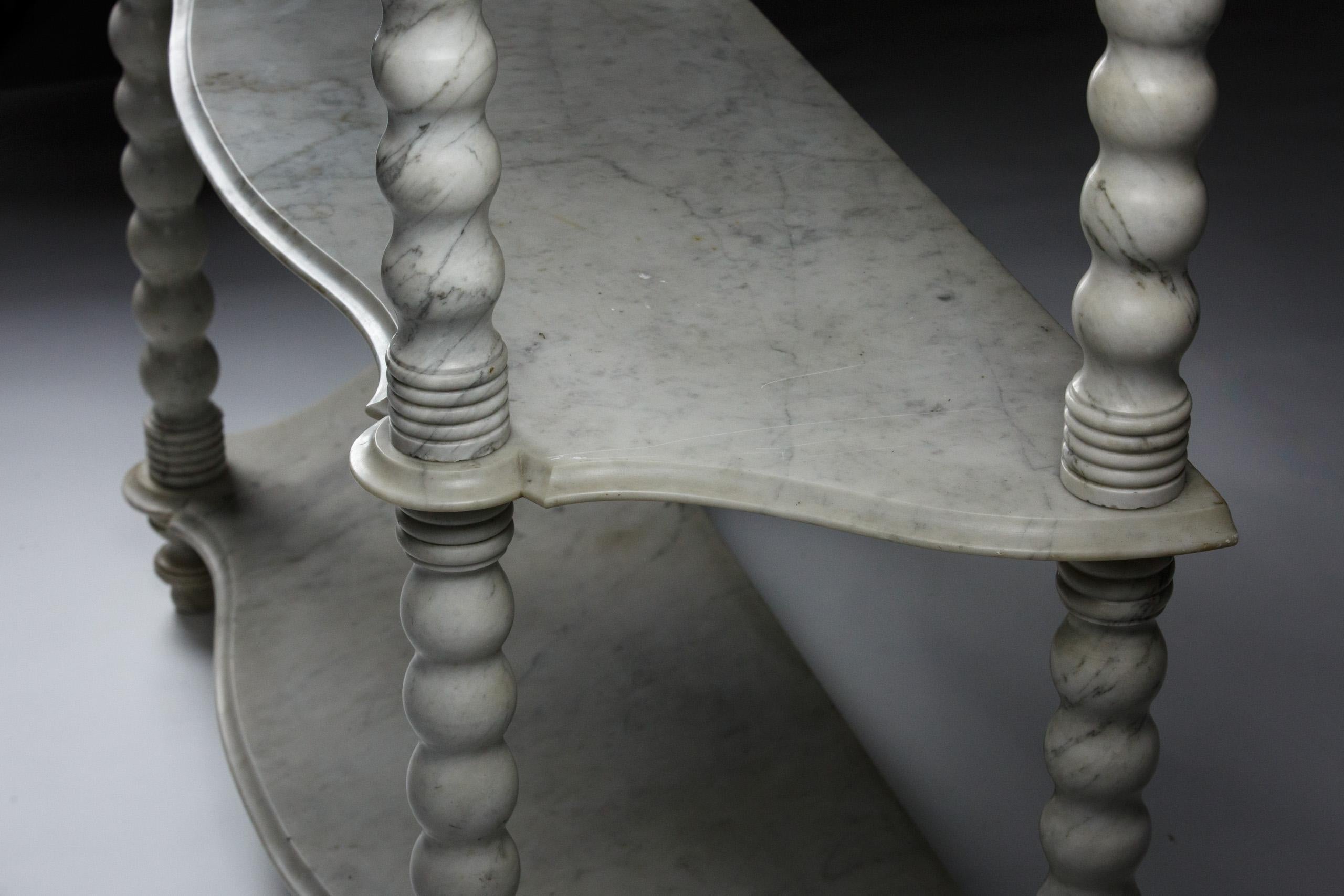 Beeindruckende große französische Patisserie-Ausstellungs-Etagere aus Marmor im Angebot 7