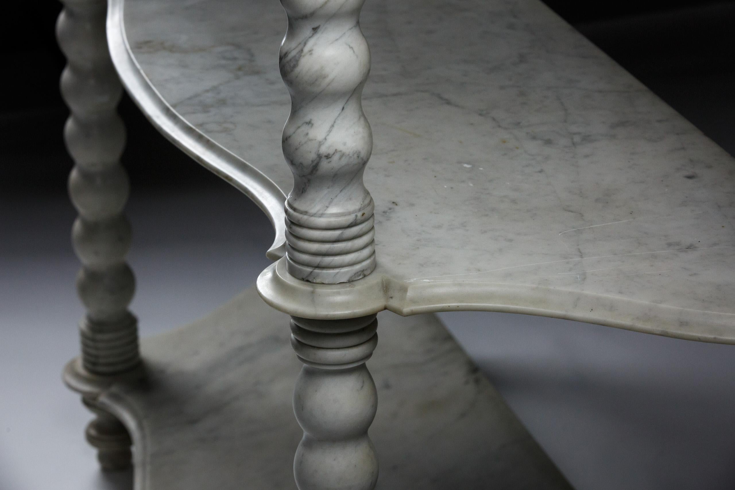 Beeindruckende große französische Patisserie-Ausstellungs-Etagere aus Marmor im Angebot 8