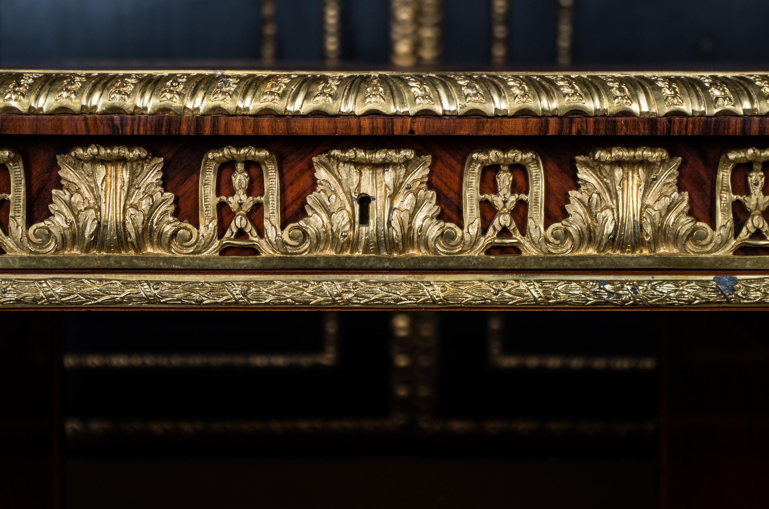 Beeindruckender französischer Schreibtisch im Stil von Louis XIV. im Angebot 7