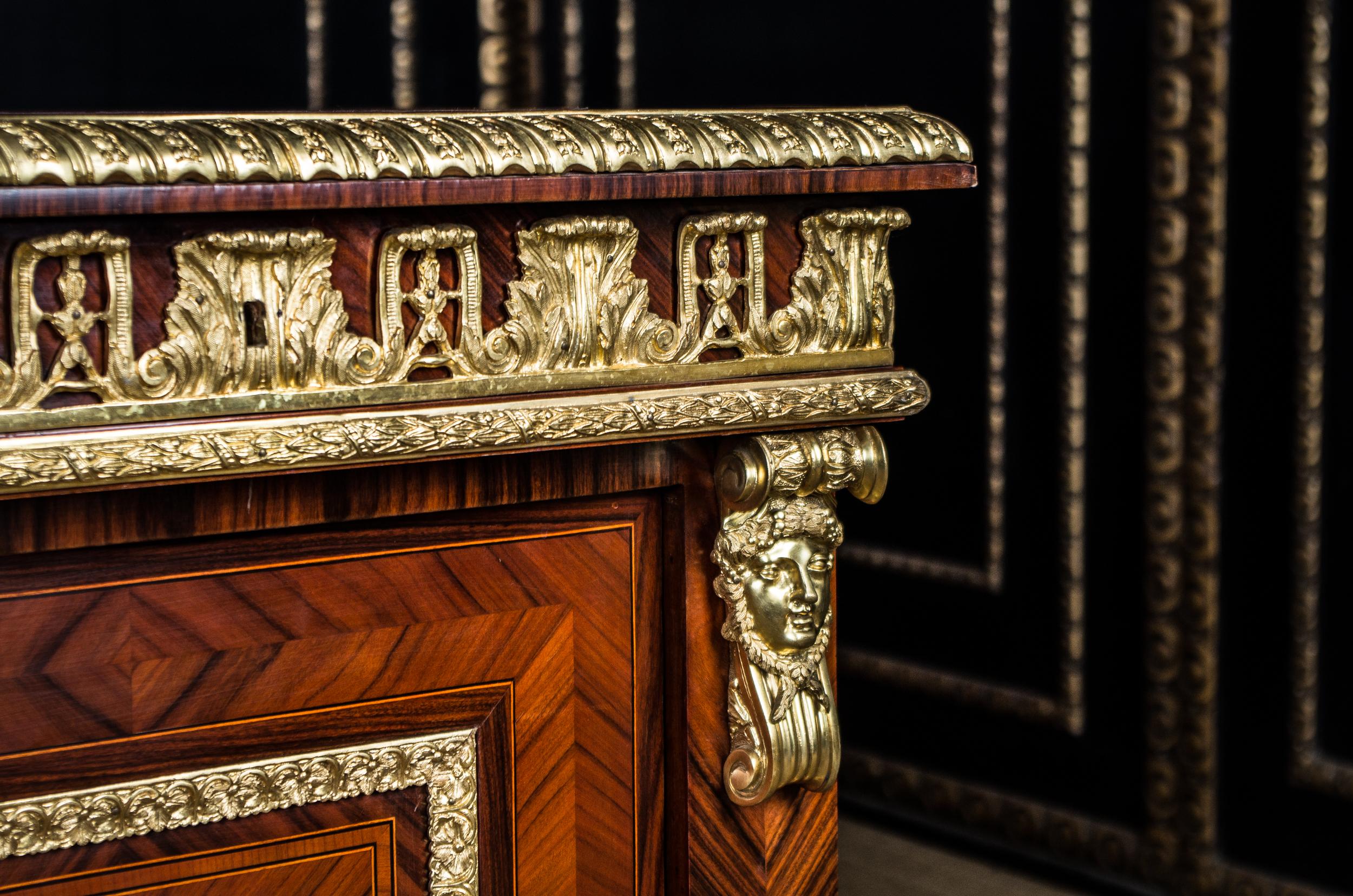 Beeindruckender französischer Schreibtisch im Stil von Louis XIV. im Angebot 8