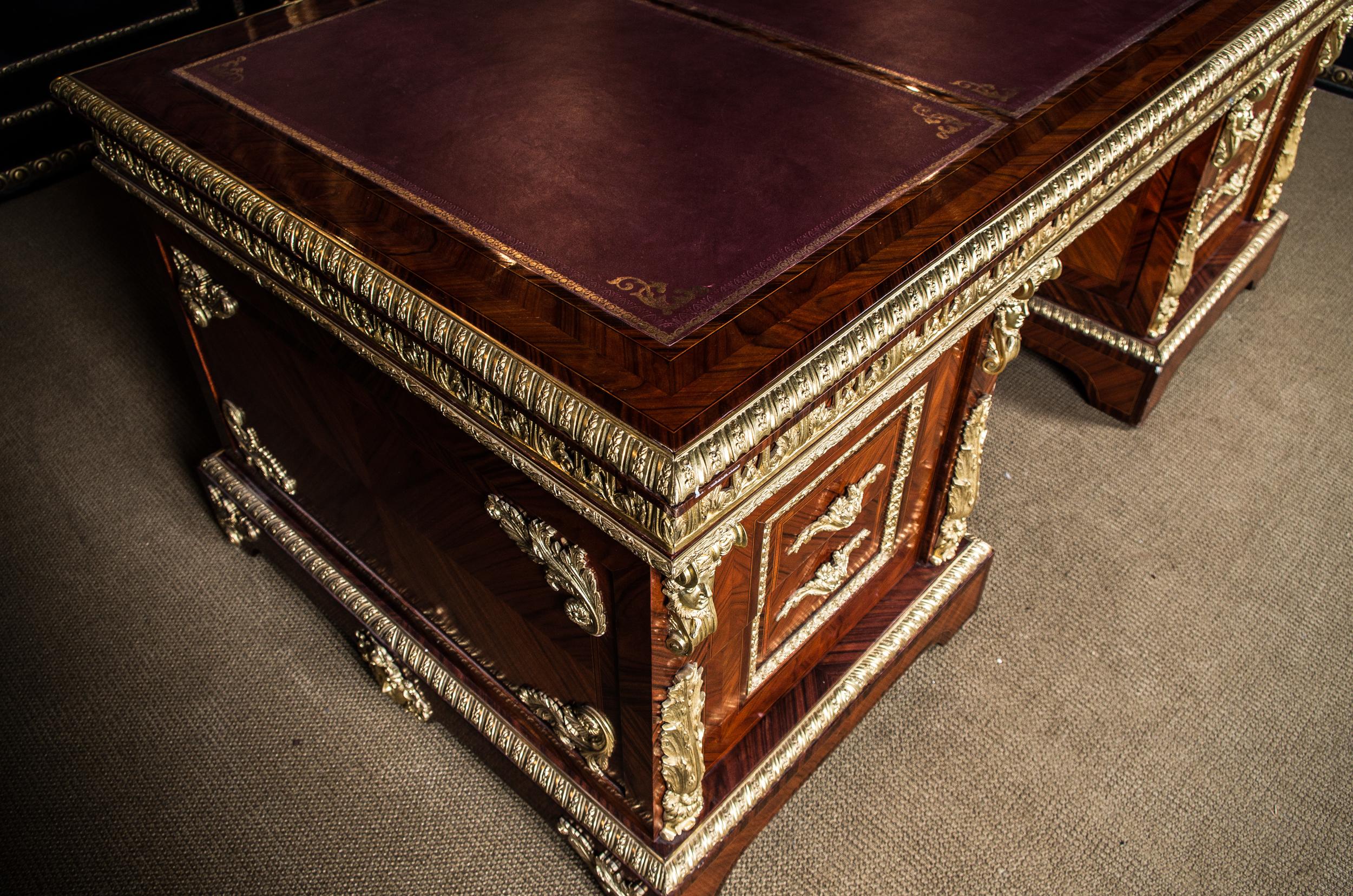 Beeindruckender französischer Schreibtisch im Stil von Louis XIV. im Angebot 11