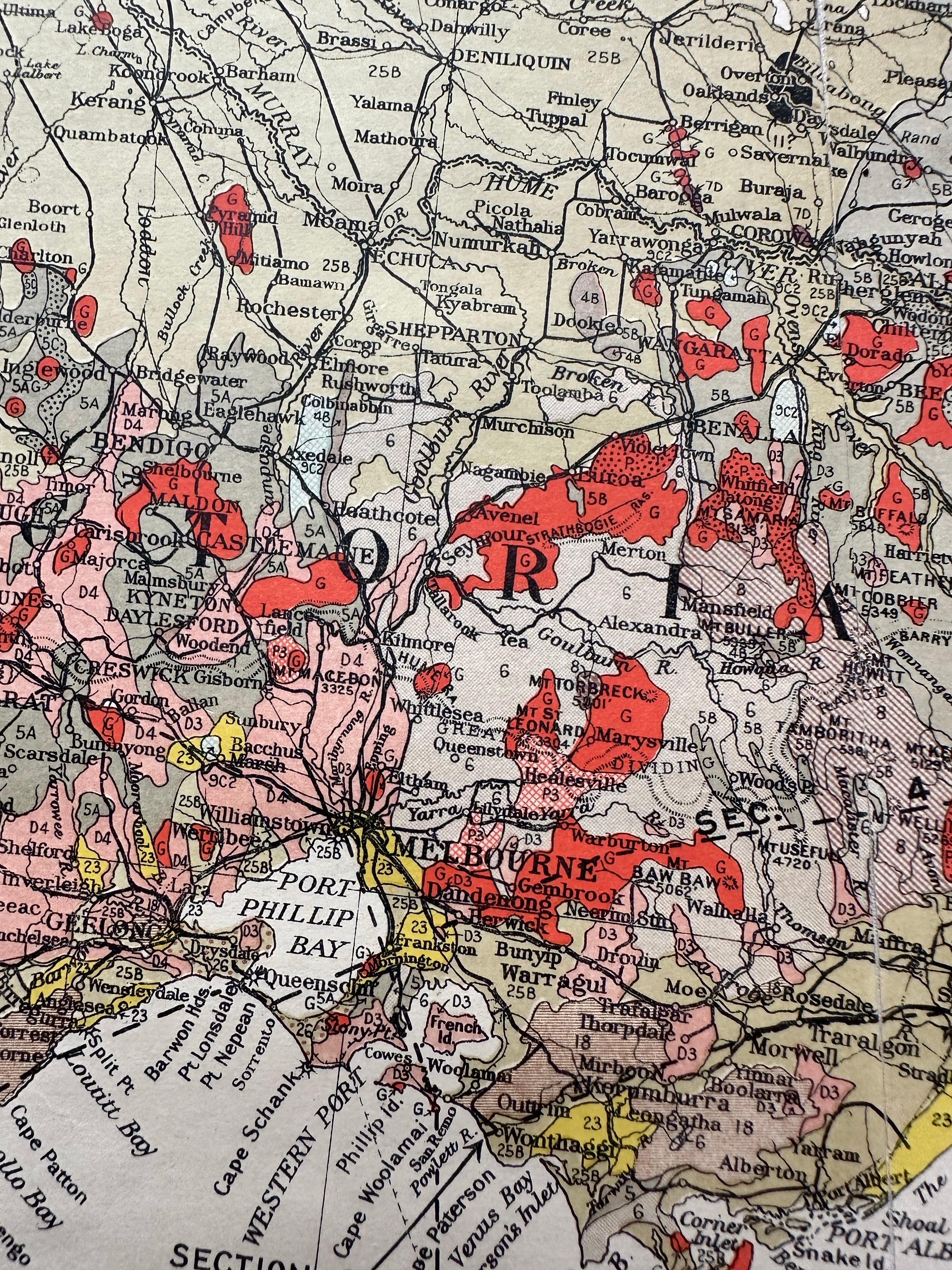 Impressive Geological Map of Australia – Rare Oversized Wall Display, 1931–32 For Sale 3