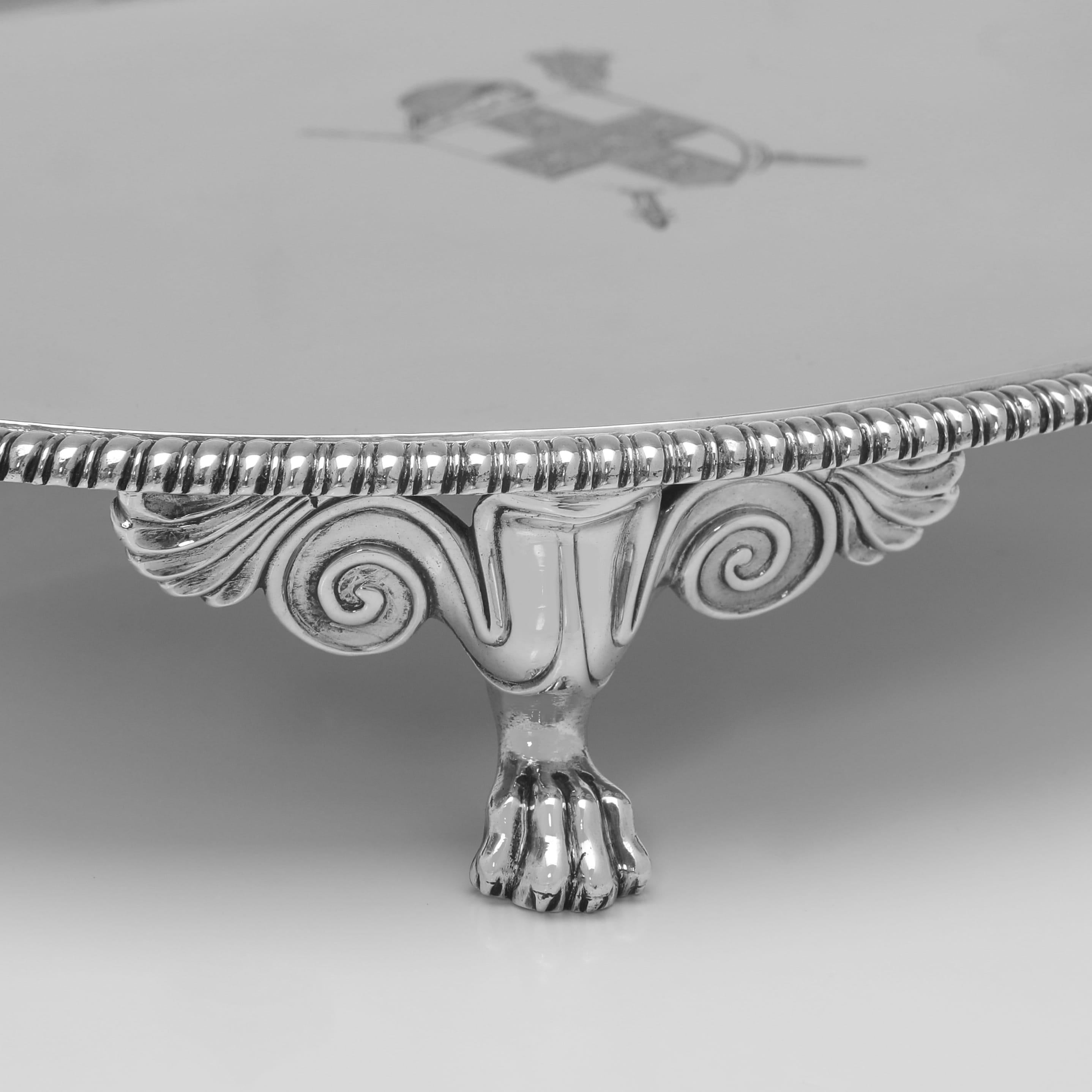 Début du XIXe siècle Impressive George III Armorial Sterling Silver Salvers by Hannam & Crouch, 1804 en vente