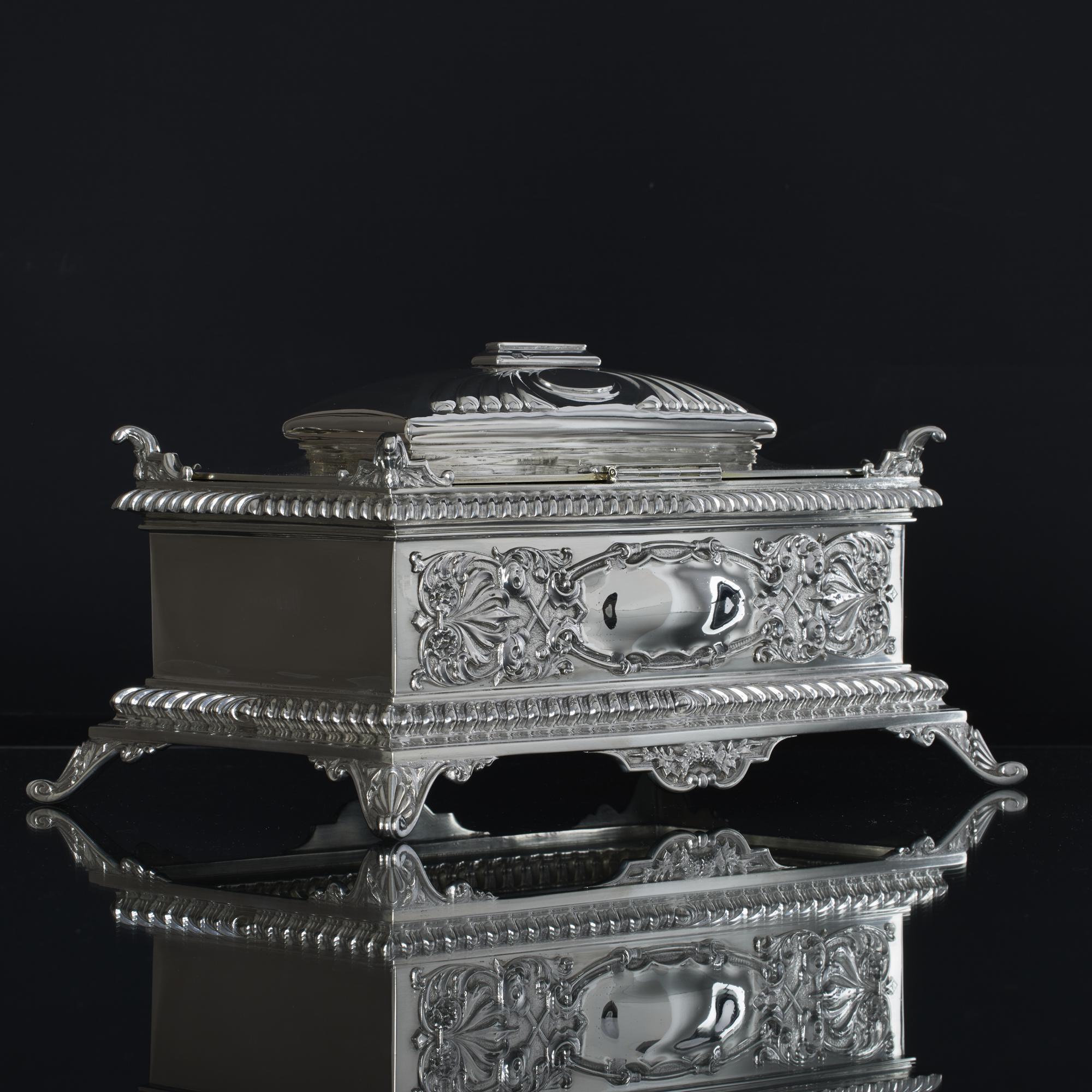 Gran joyero cofre eduardiano de plata en Bueno estado para la venta en London, GB