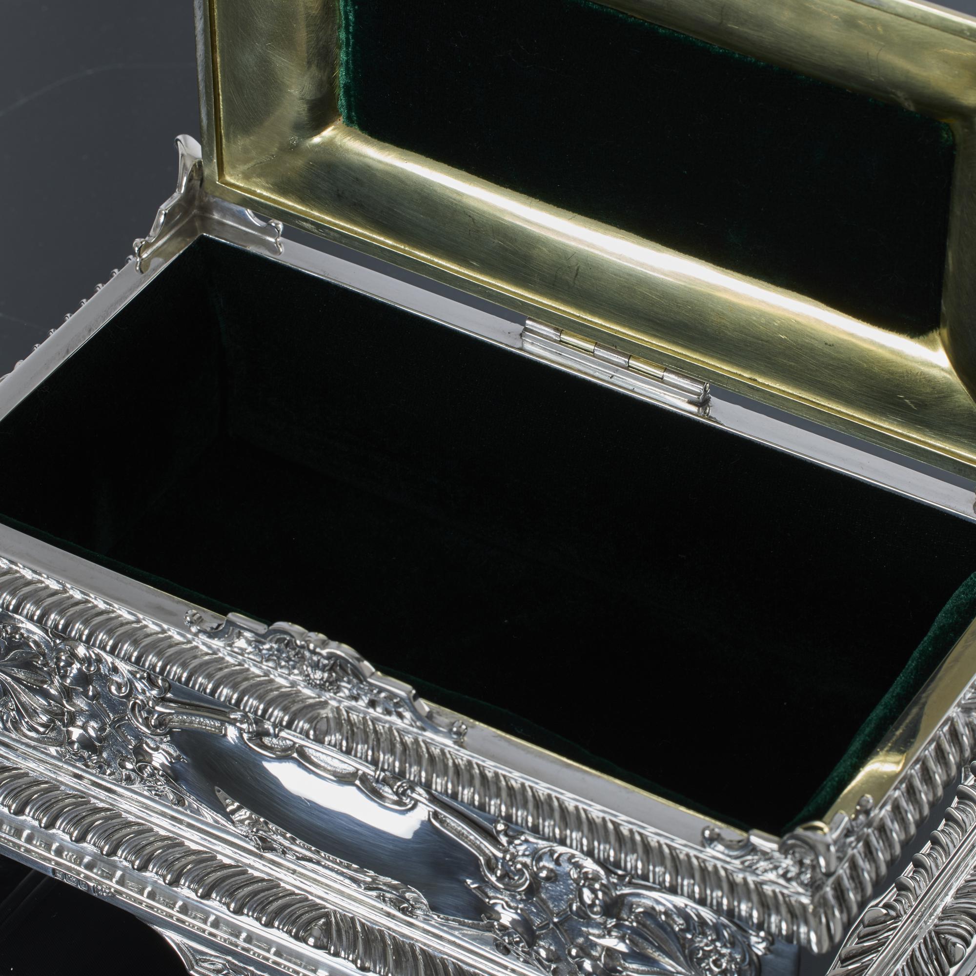 Gran joyero cofre eduardiano de plata en venta 2