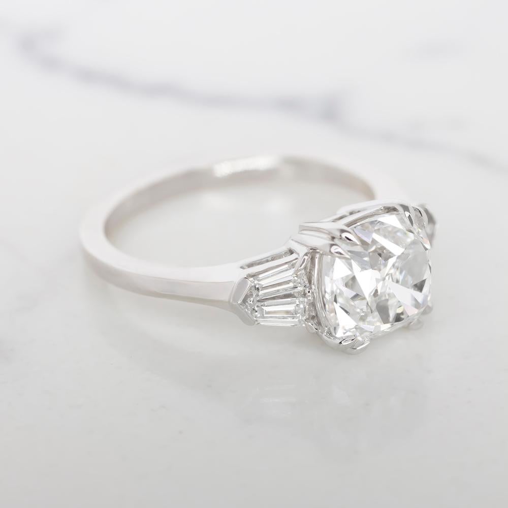 Contemporain Impressionnante bague en platine certifiée GIA de 4,07 carats de diamants taillés en ancienne mine en vente