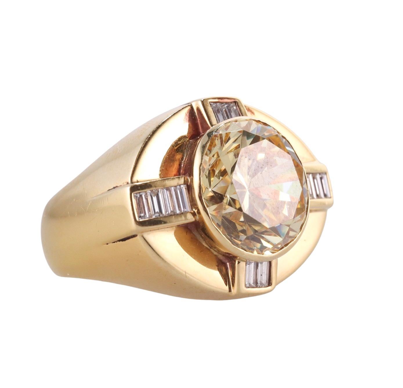 18k Gold-Cocktail-Ring, mit Zentrum 13mm Citrin Edelstein, mit ca. 0,48ctw Baguette-Diamanten, SI / H umgeben gesetzt. Ring Größe 8m oben ist 20mm x 25mm. Gekennzeichnet mit 18k und BB. Gewicht des Stücks - 17,1 Gramm. 