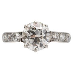 Beeindruckender Goldring mit Diamanten im alten europäischen Schliff 1,60 Karat.