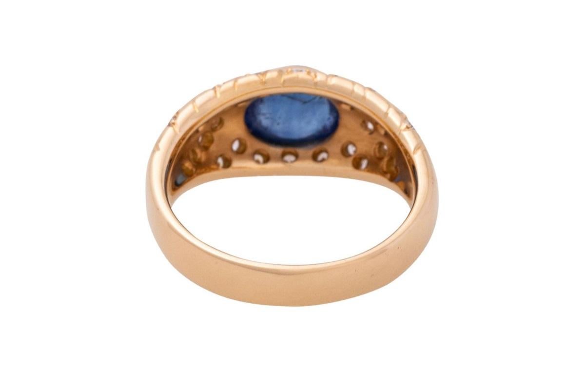 Women's or Men's Impressive men's gold signet ring with cabochon sapphire and diamonds. For Sale