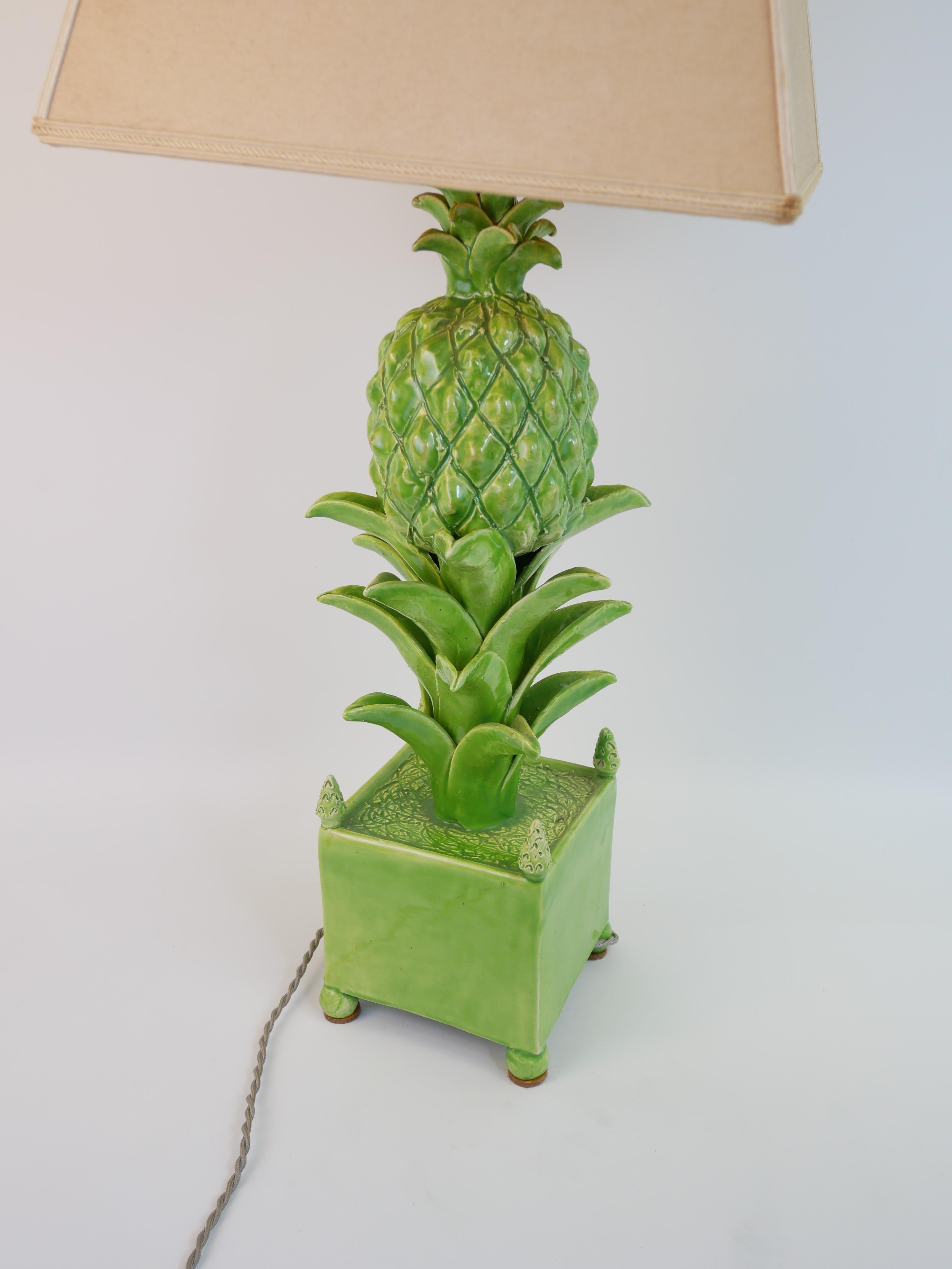 Beeindruckende grüne Keramik-Tischlampe von Jean Roger im Angebot 5