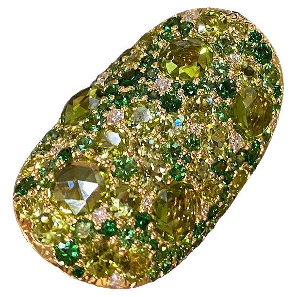 Impressive Green Sapphire Yellow Gold 18K Ring for Her For Sale