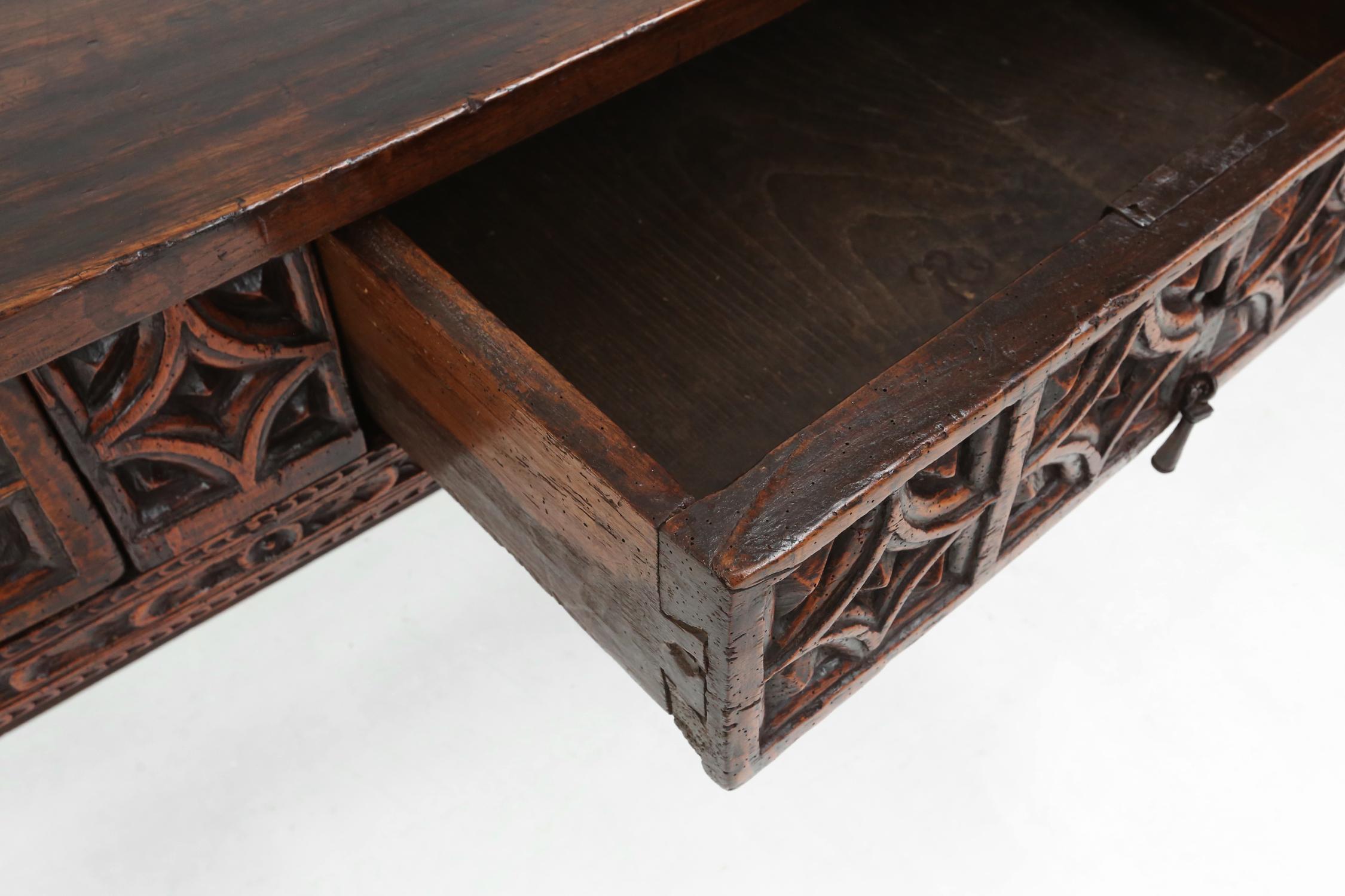 Impressive hand carved console table in oak, Spain, ca. 1550 2