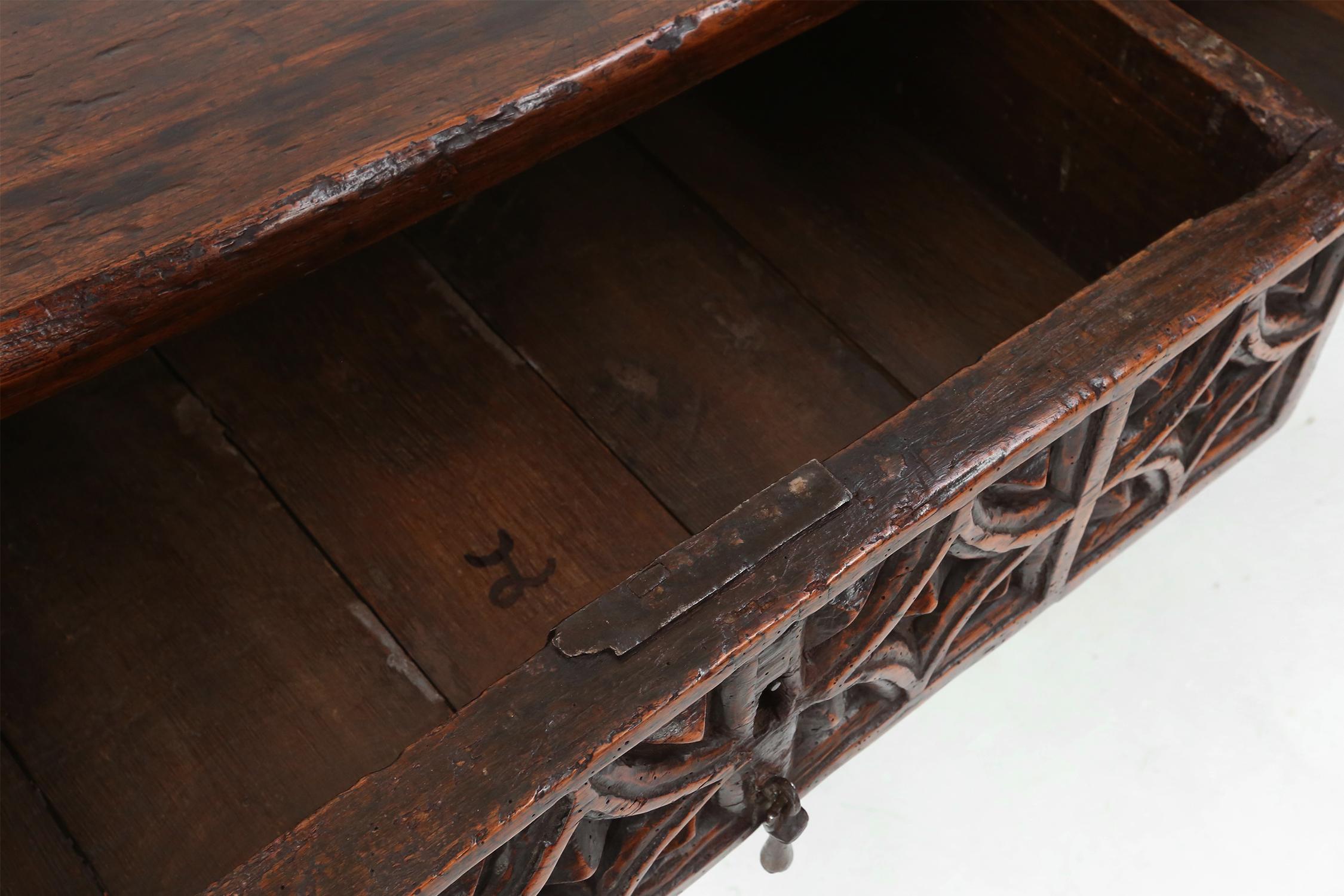 Impressive hand carved console table in oak, Spain, ca. 1550 3