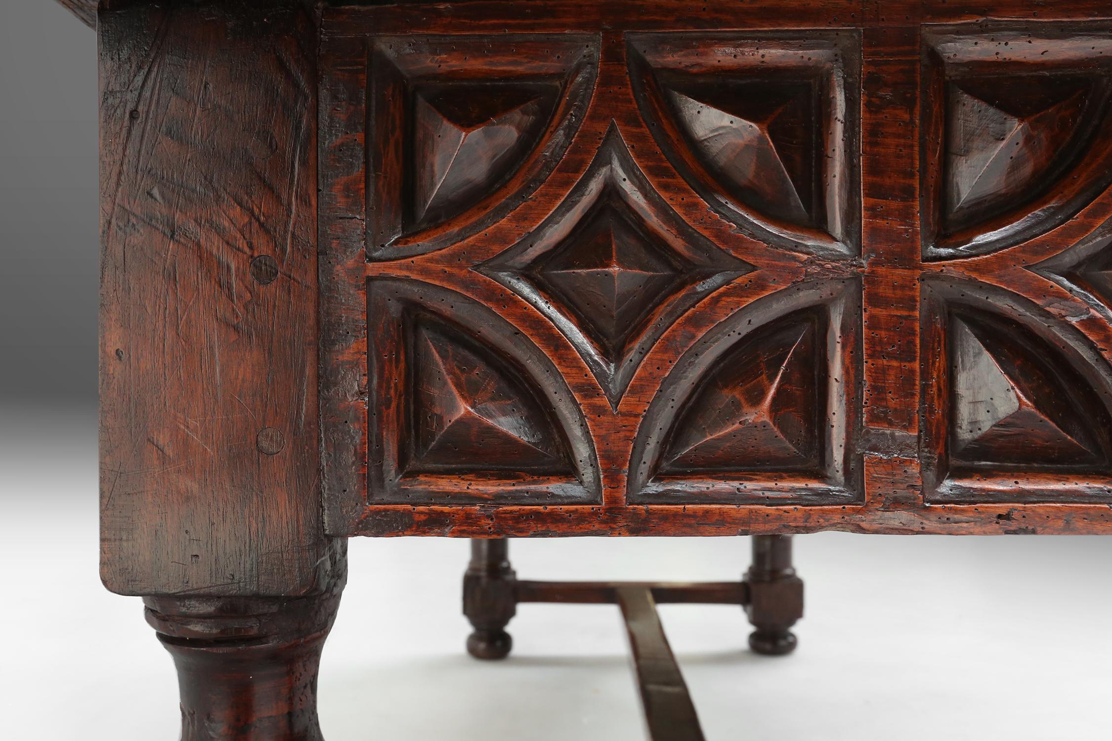 Impressive hand carved console table in oak, Spain, ca. 1550 5