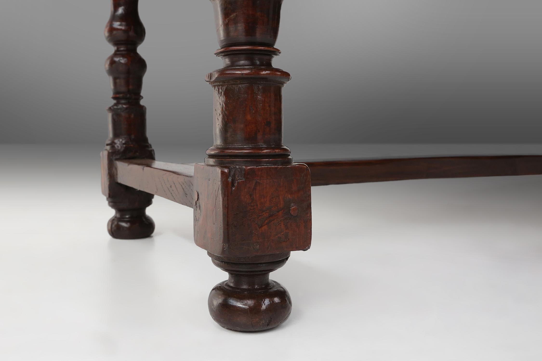 Impressive hand carved console table in oak, Spain, ca. 1550 6