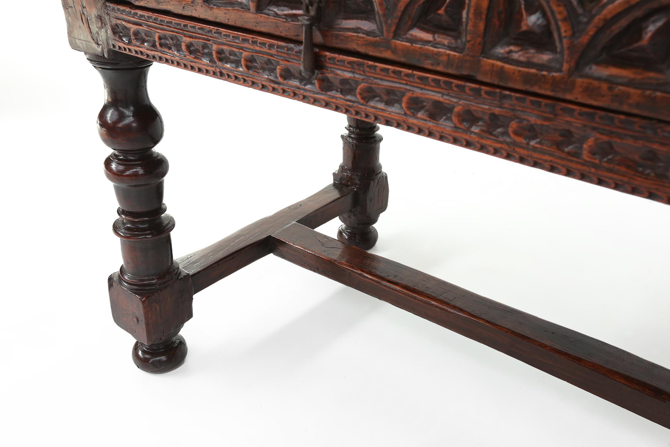 Impressive hand carved console table in oak, Spain, ca. 1550 7