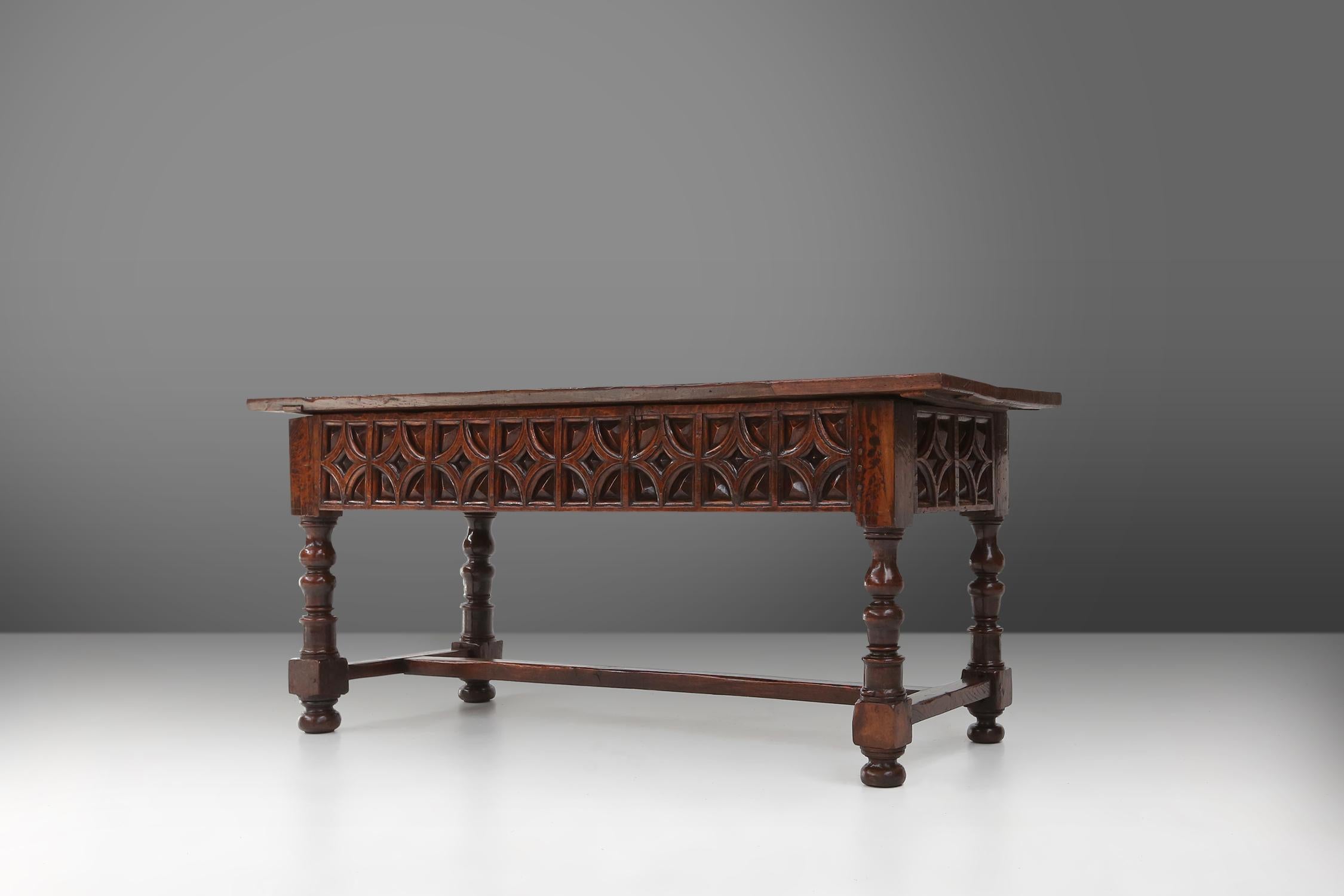 Impressive hand carved console table in oak, Spain, ca. 1550 9