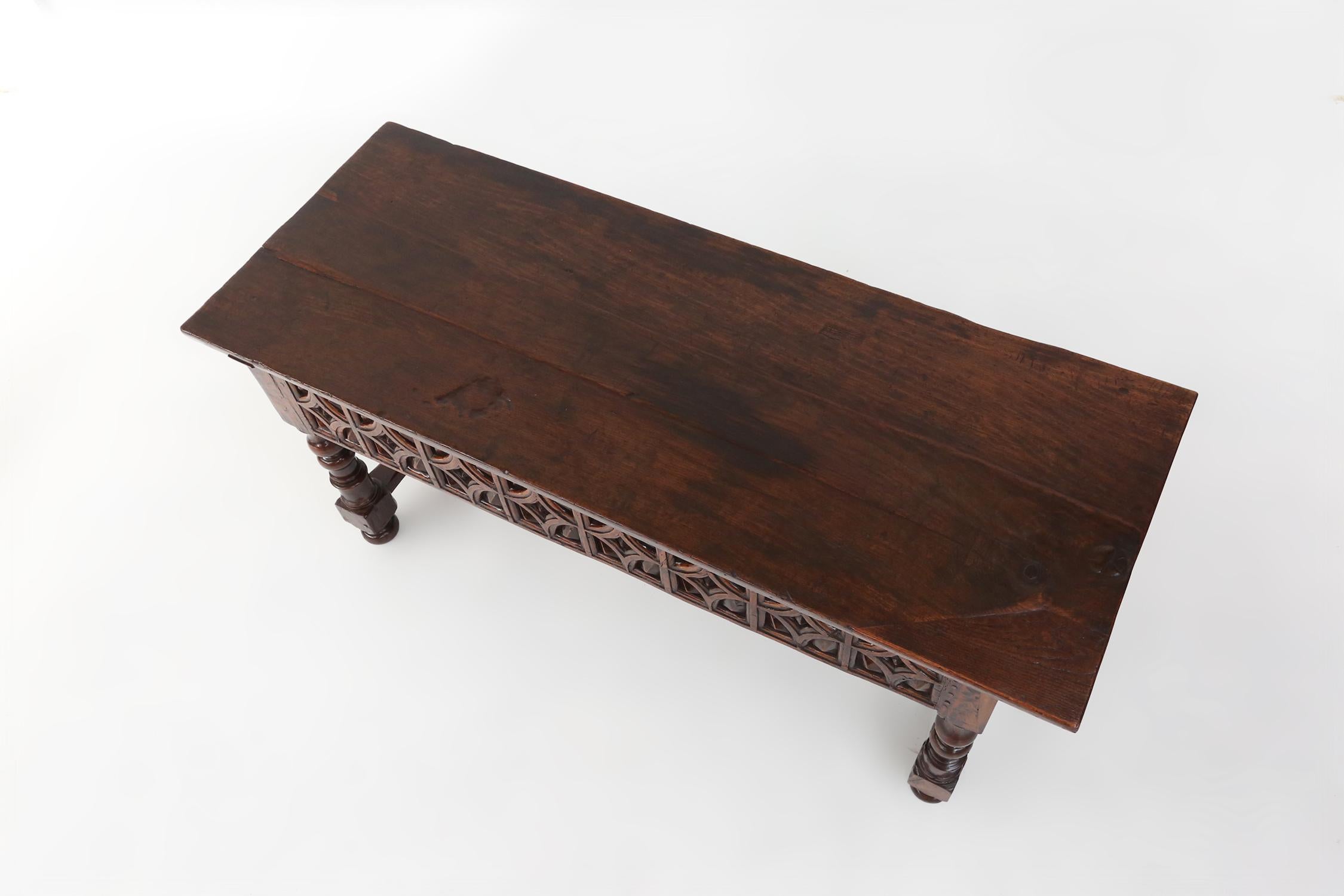 Impressive hand carved console table in oak, Spain, ca. 1550 10