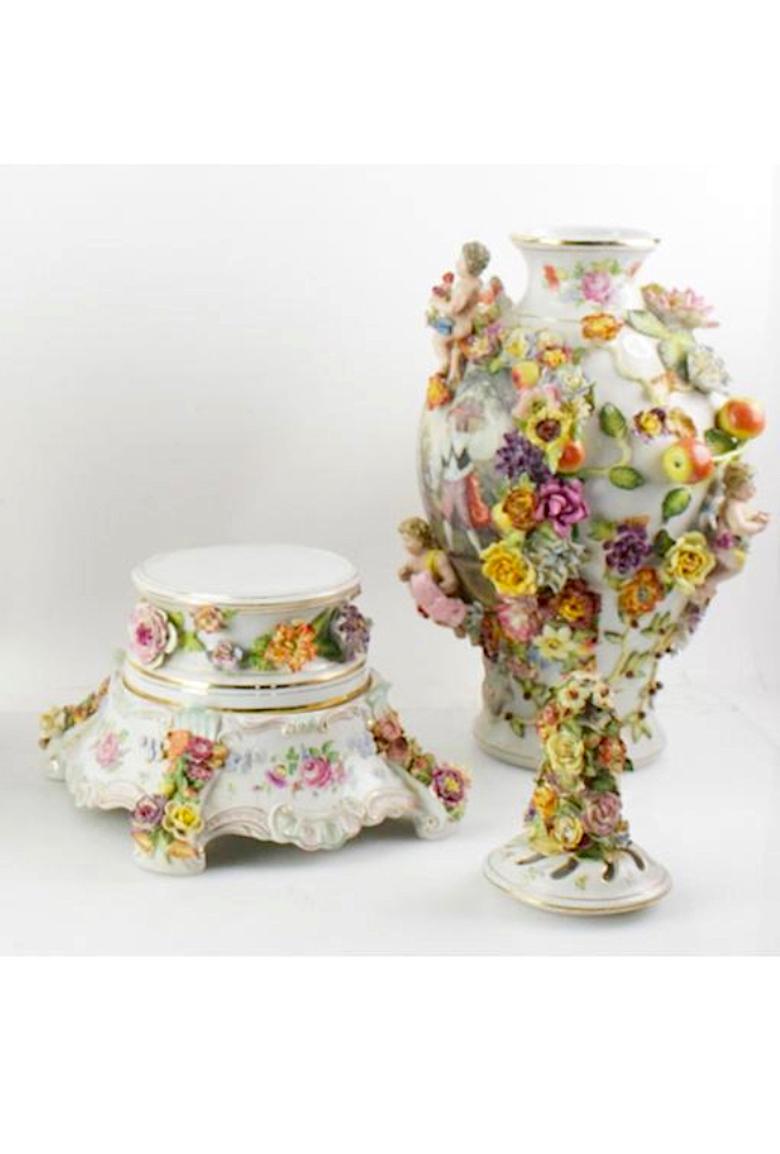 Impressive Hand Painted / Decorated German Dresden Porcelain Urn / Centerpiece In Good Condition In Tarry Town, NY