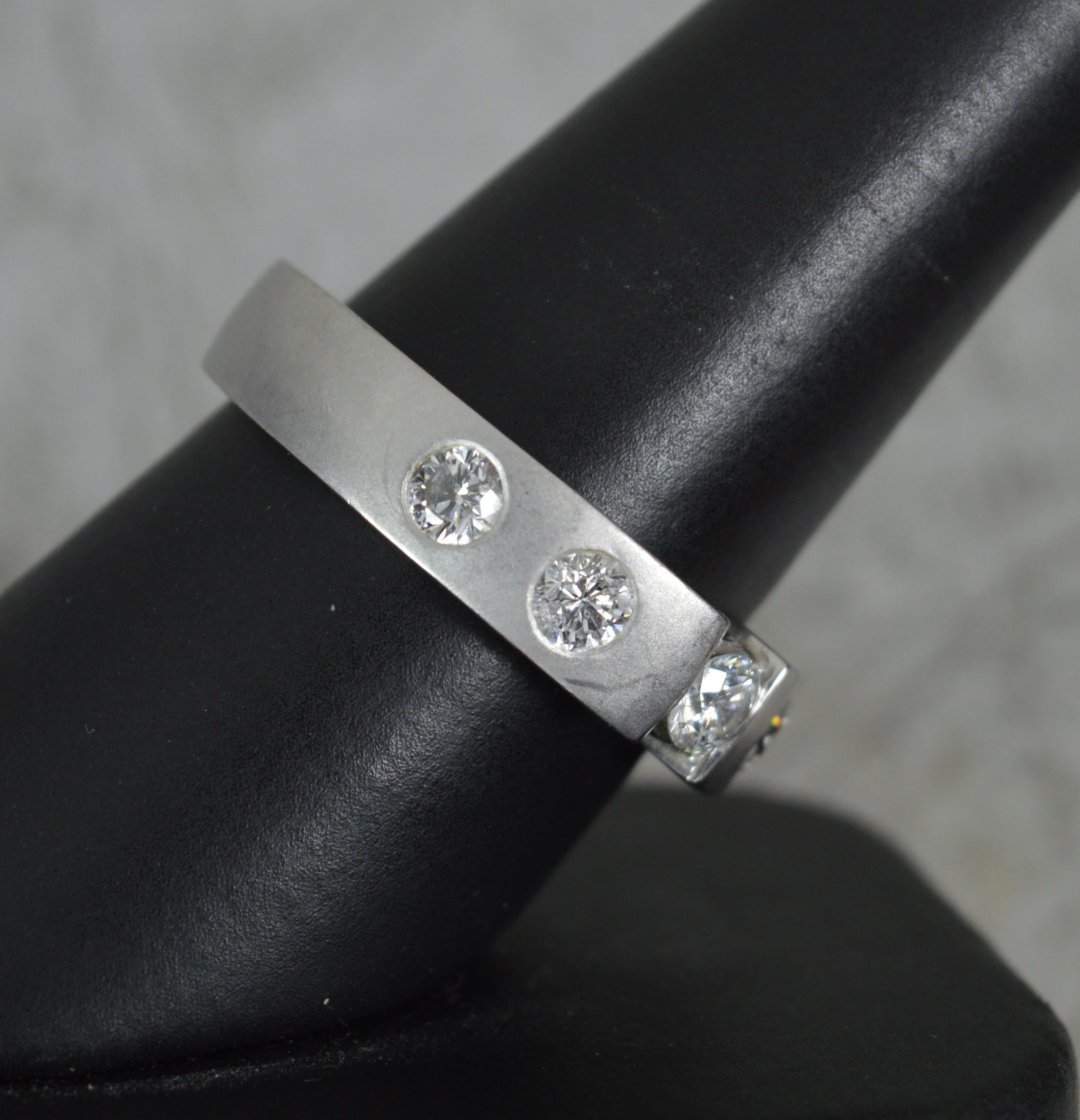 Impressive Heavy 18 Carat White Gold Vs1 0.85ct Diamond Five Stone Ring For Sale 5