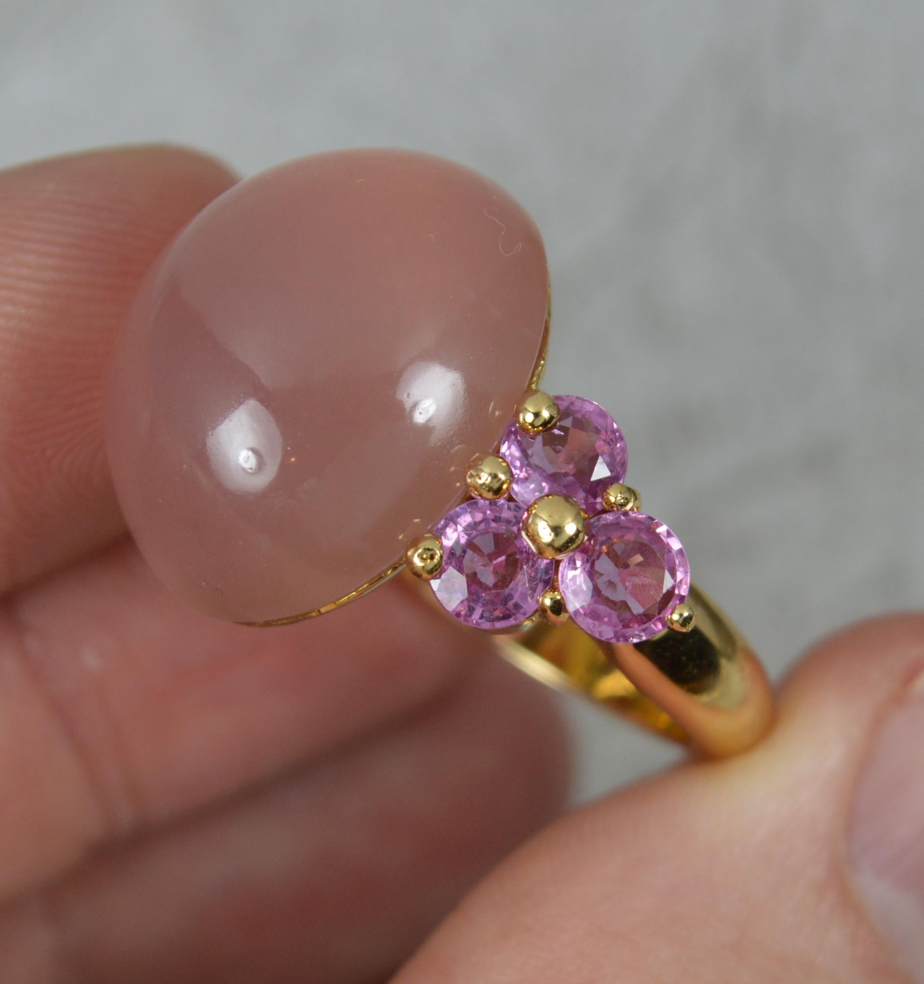 Impressive Heavy 18ct Gold Rose Quartz and Pink Sapphire Statement Ring For Sale 1