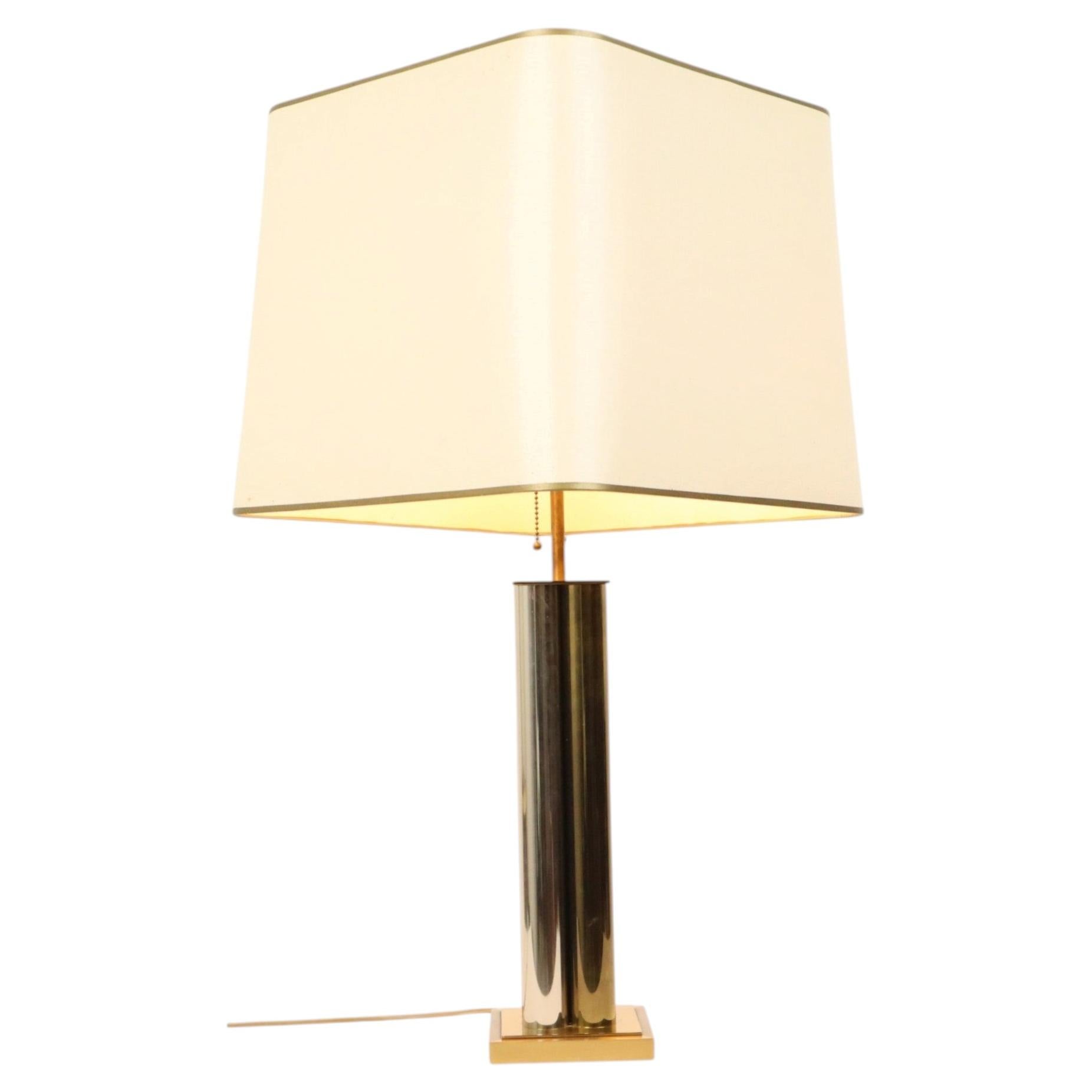 Impressionnante lampe de table Hollywood Regency en laiton 83cm en vente