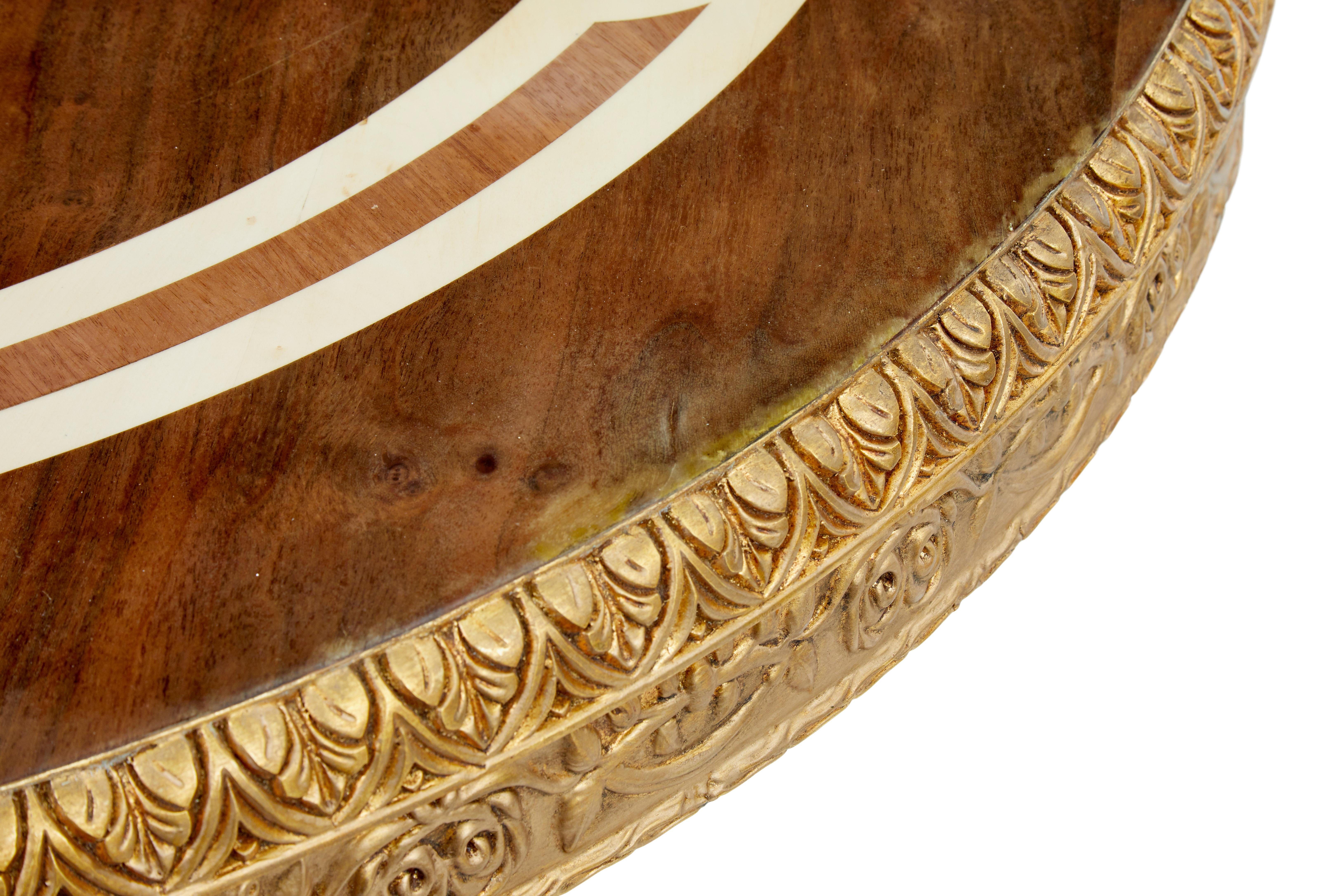 Beeindruckende Esstische mit Intarsien aus Nussbaum und vergoldetem Holz von großem Format im Angebot 3