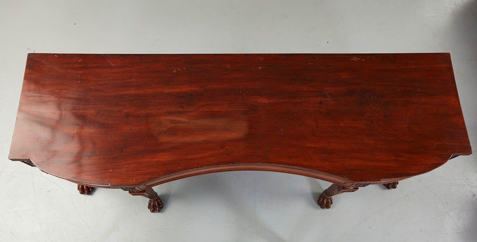 Impressive Irish Country House Regency Hall Table In Good Condition For Sale In Greenwich, CT