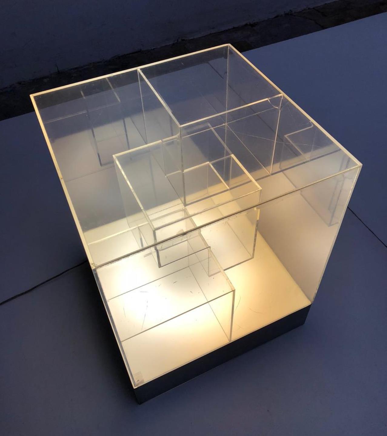Impressive Italian Acrylic Light Sculpture in the Style of Gianfranco Fini, 1969 5