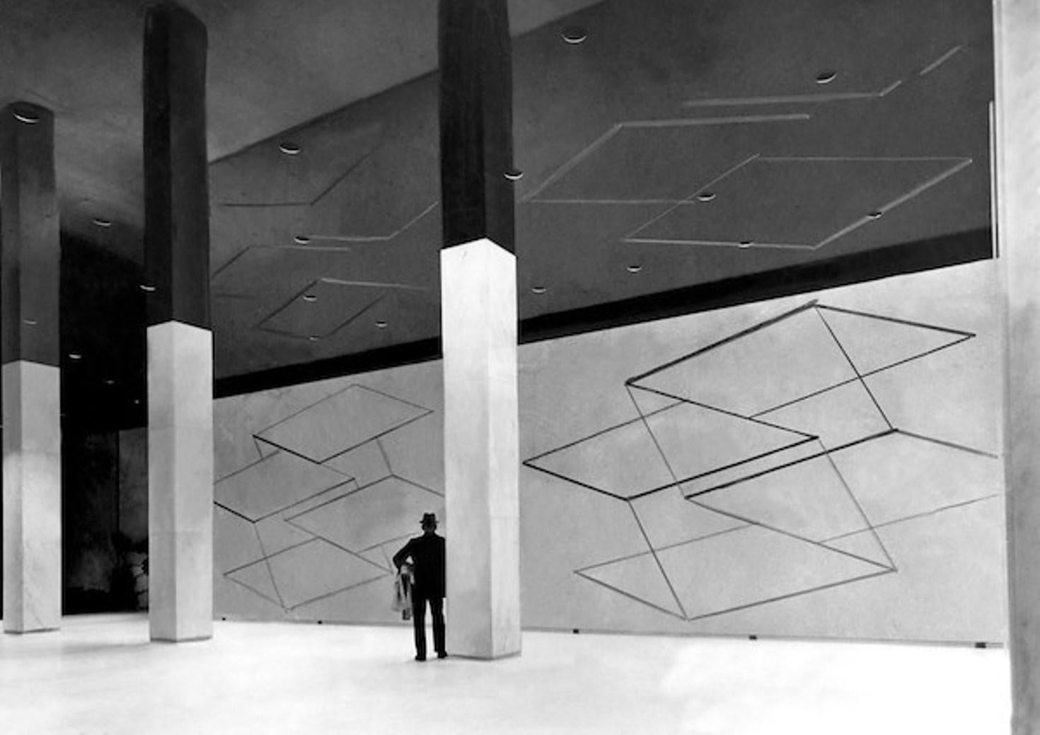 Stunning acrylic and stainless steel Italian light sculpture. from the period 1968-1972 of an impressive scale , very much in the style of the fabulous light sculptures that Italian artist and architect Gianfranco Fini designed for the Italian Avant