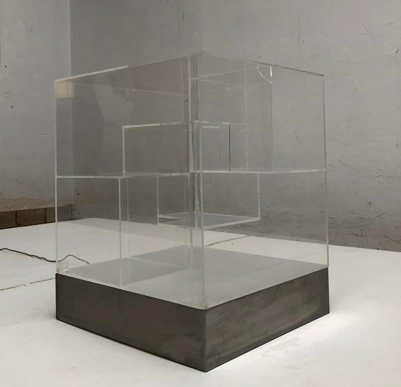 Mid-20th Century Impressive Italian Acrylic Light Sculpture in the Style of Gianfranco Fini, 1969