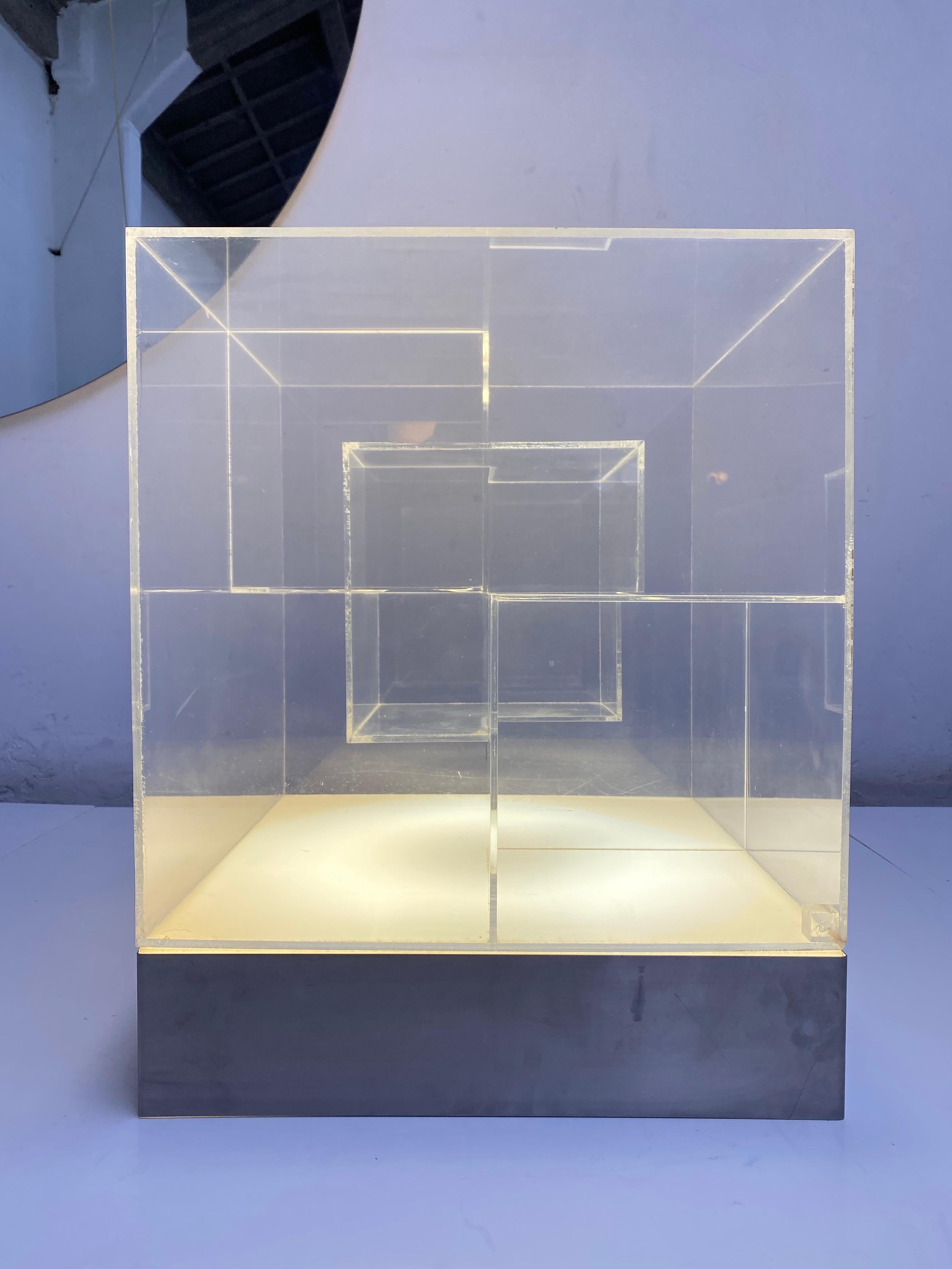 Impressive Italian Acrylic Light Sculpture in the Style of Gianfranco Fini, 1969 1