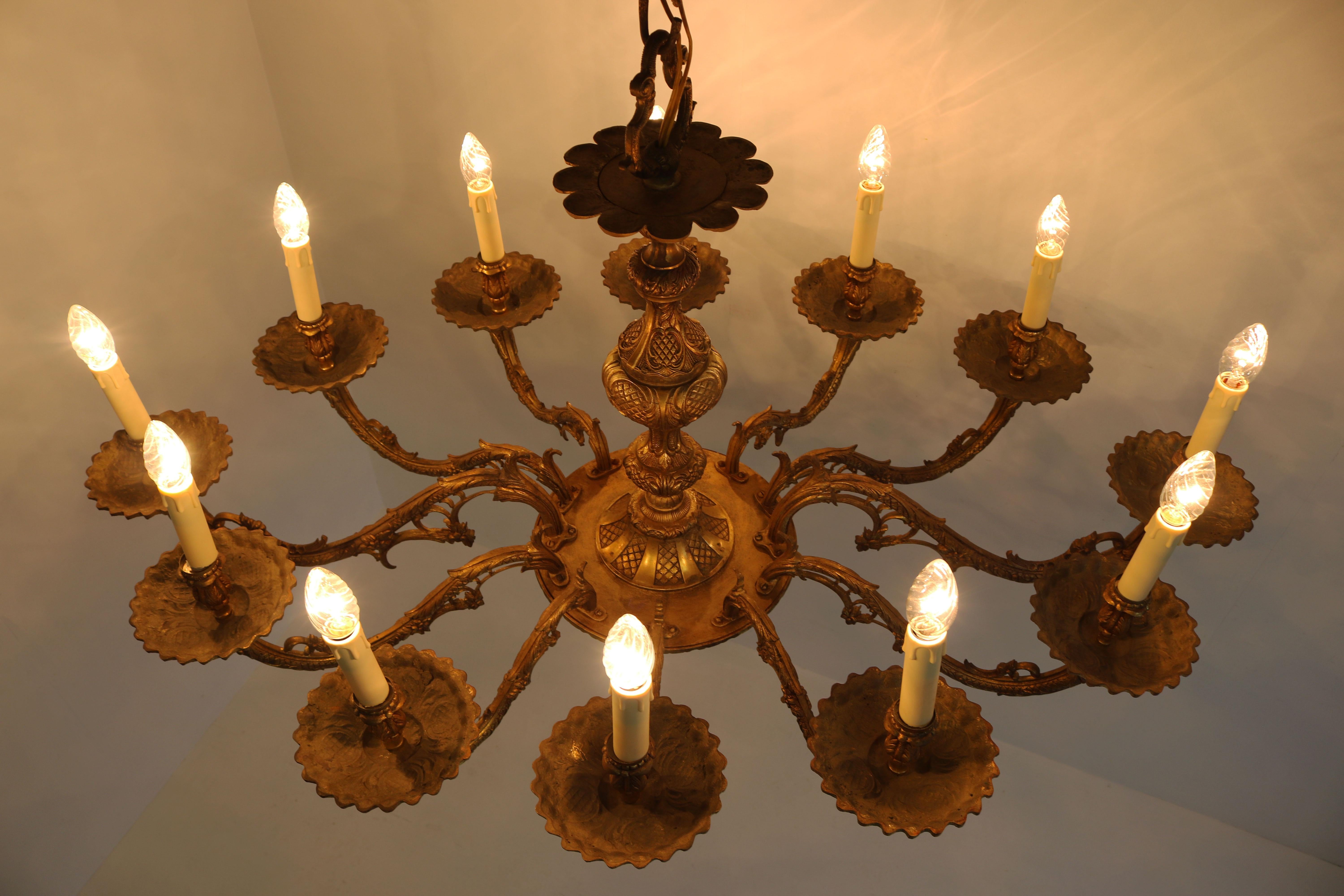 Impressive Italian Antique Oval Chandelier 1920s Classical Style Cast Brass Gold For Sale 7