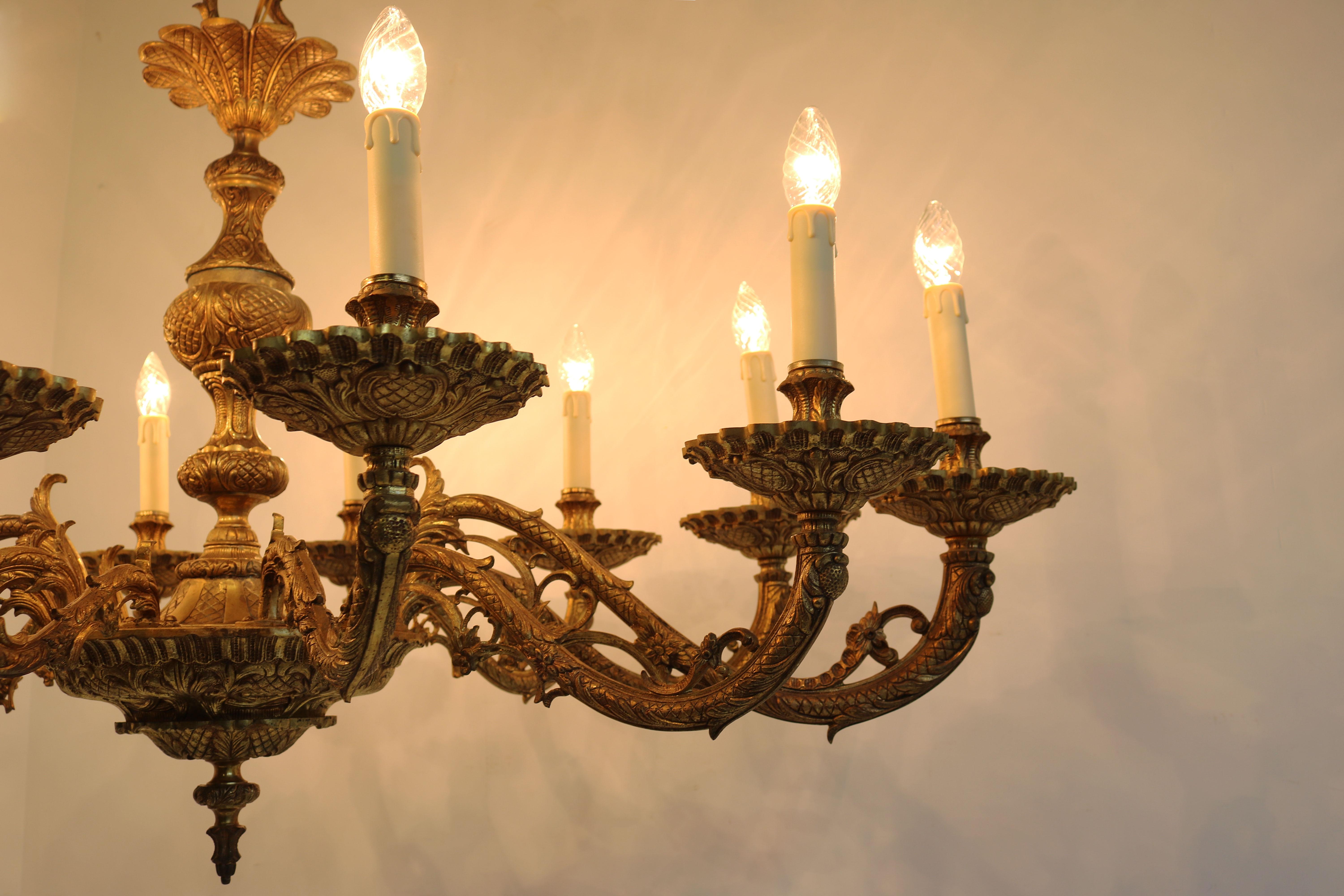 Impressive Italian Antique Oval Chandelier 1920s Classical Style Cast Brass Gold For Sale 9