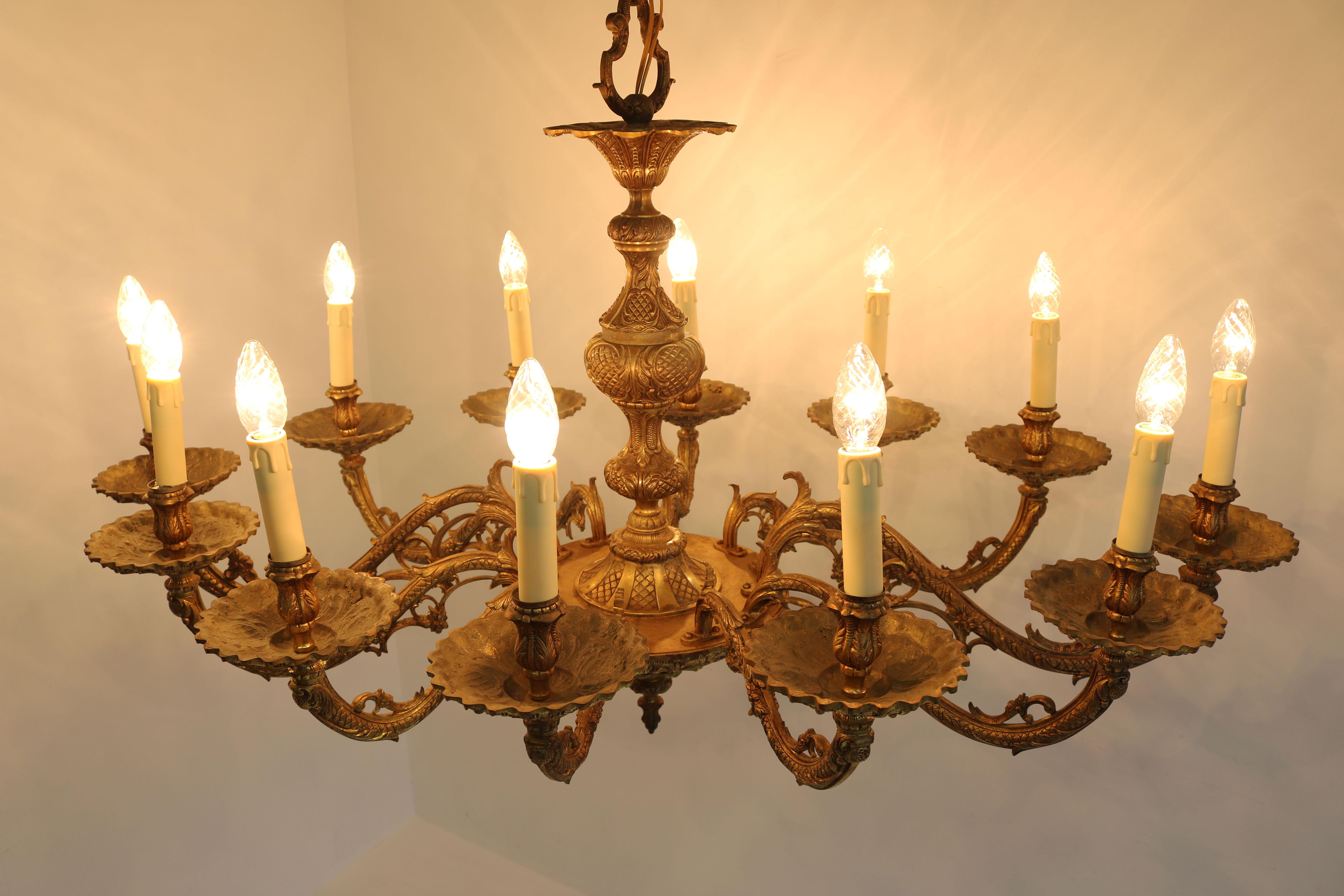 Impressive Italian Antique Oval Chandelier 1920s Classical Style Cast Brass Gold For Sale 10