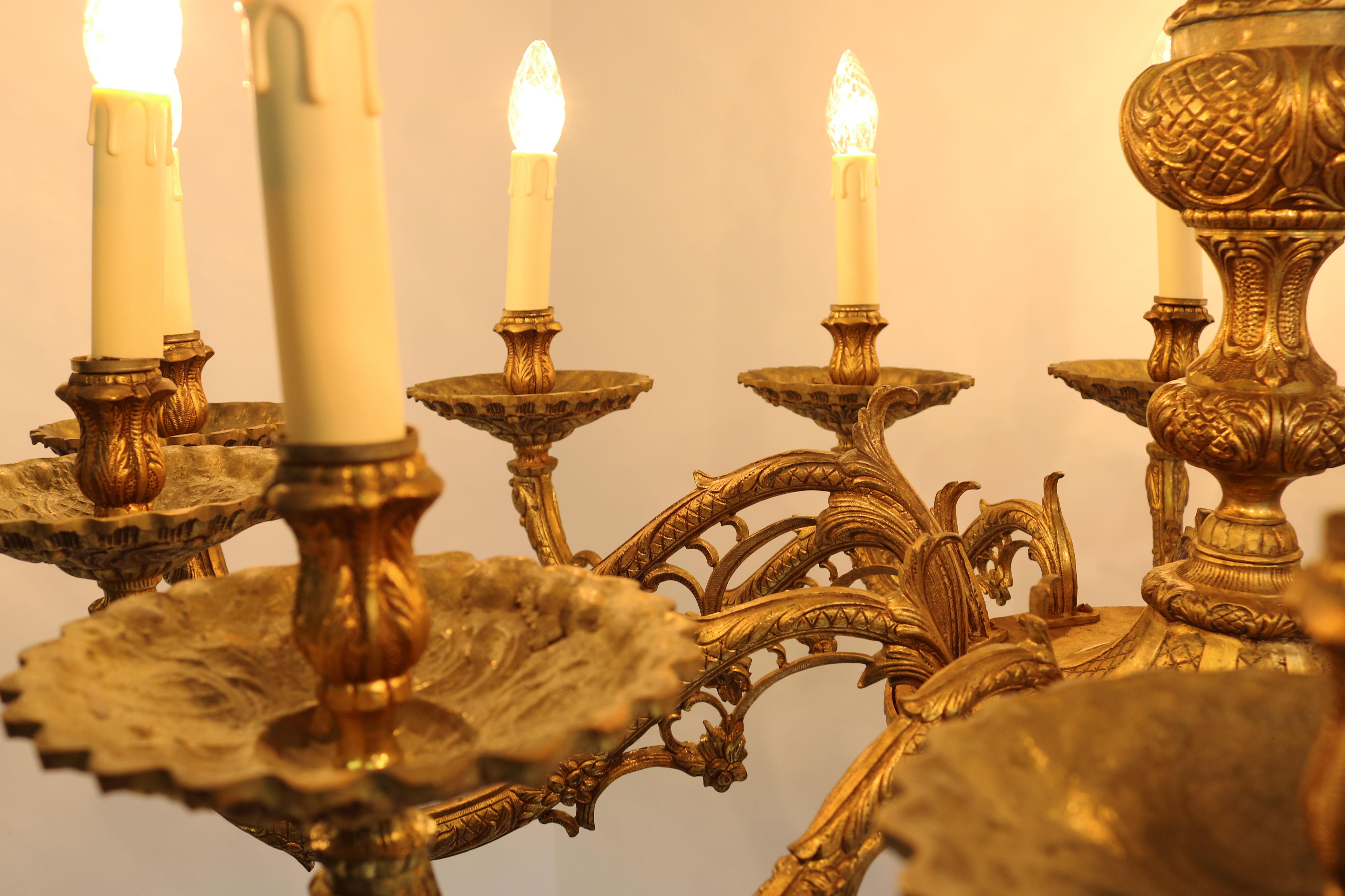 Impressive Italian Antique Oval Chandelier 1920s Classical Style Cast Brass Gold For Sale 11
