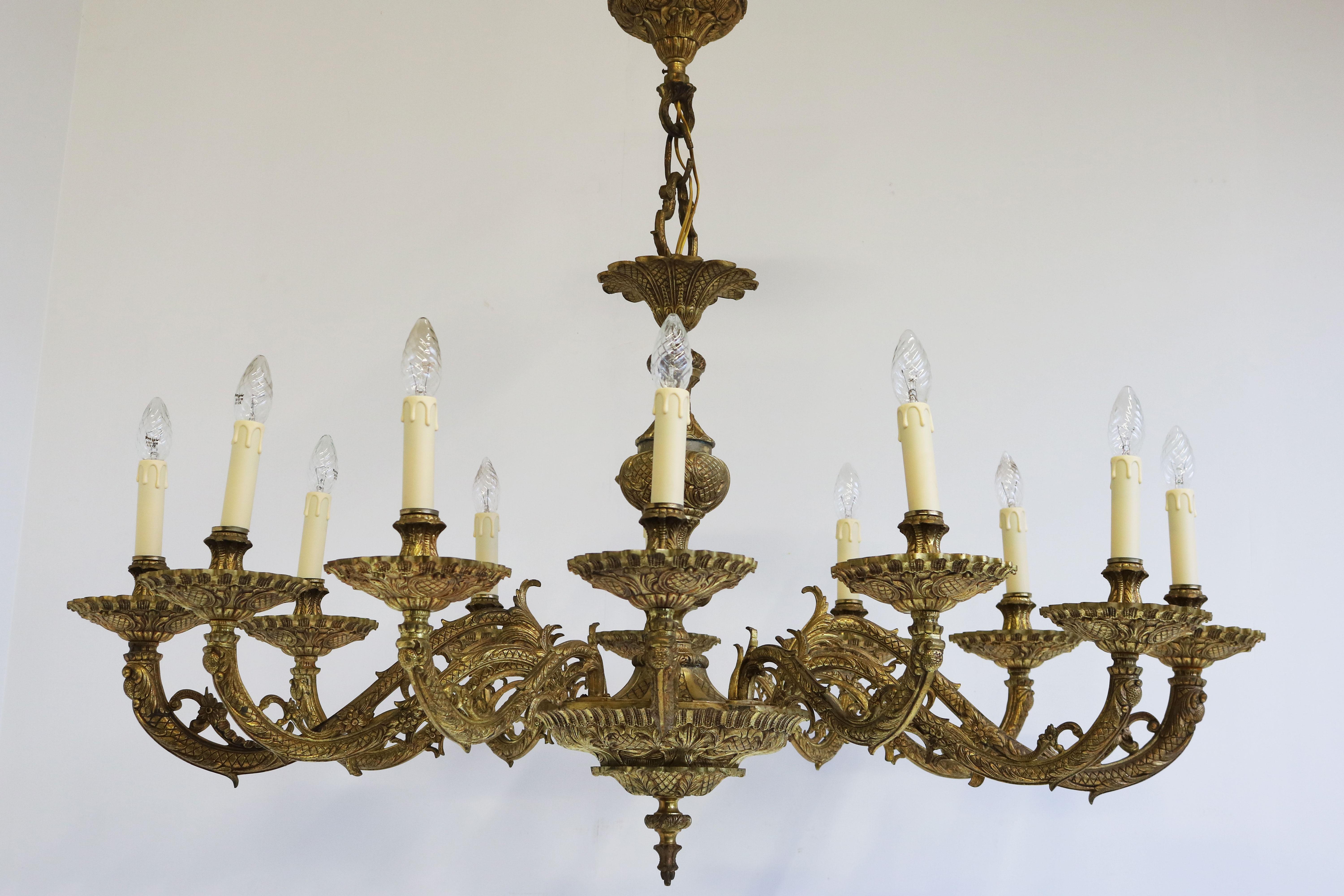 Impressive Italian Antique Oval Chandelier 1920s Classical Style Cast Brass Gold For Sale 12