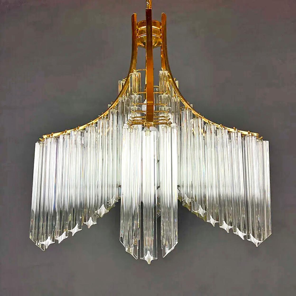 Impresionante araña italiana de cristal de Murano en forma de cascada escultórica dorada de Venini en venta 5
