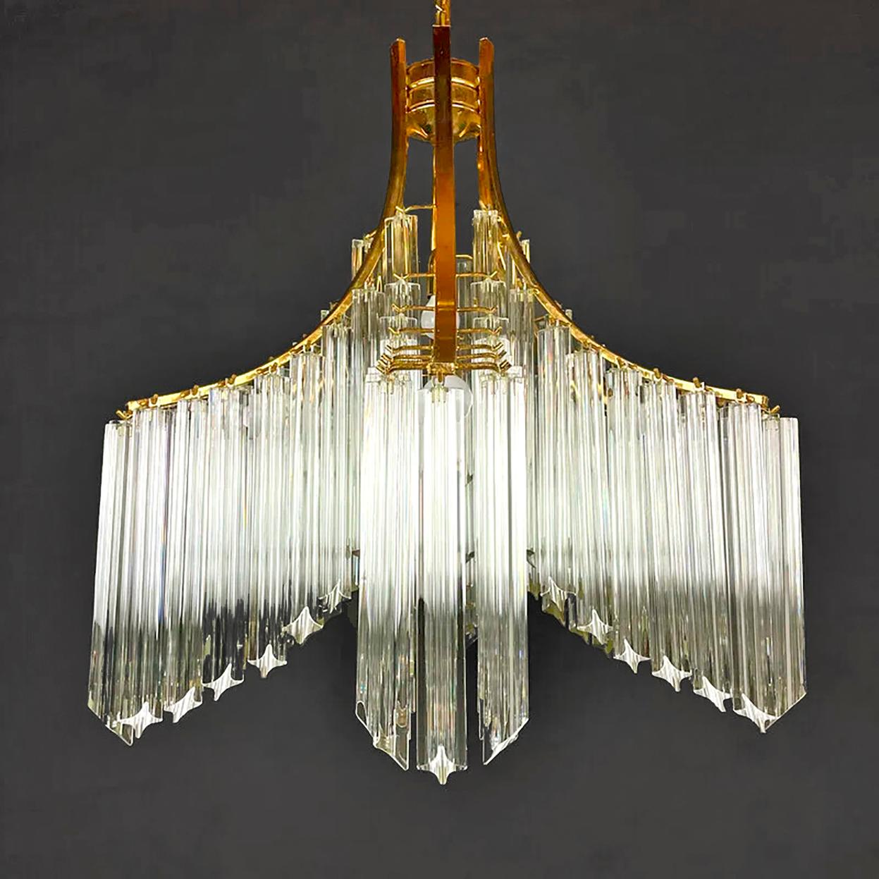 Impresionante araña italiana de cristal de Murano en forma de cascada escultórica dorada de Venini en venta 7